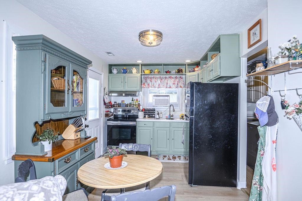 1951 Powell St, Henderson, Kentucky 42420, 3 Bedrooms Bedrooms, ,1 BathroomBathrooms,Single Family Residence,For Sale,Powell St,95590