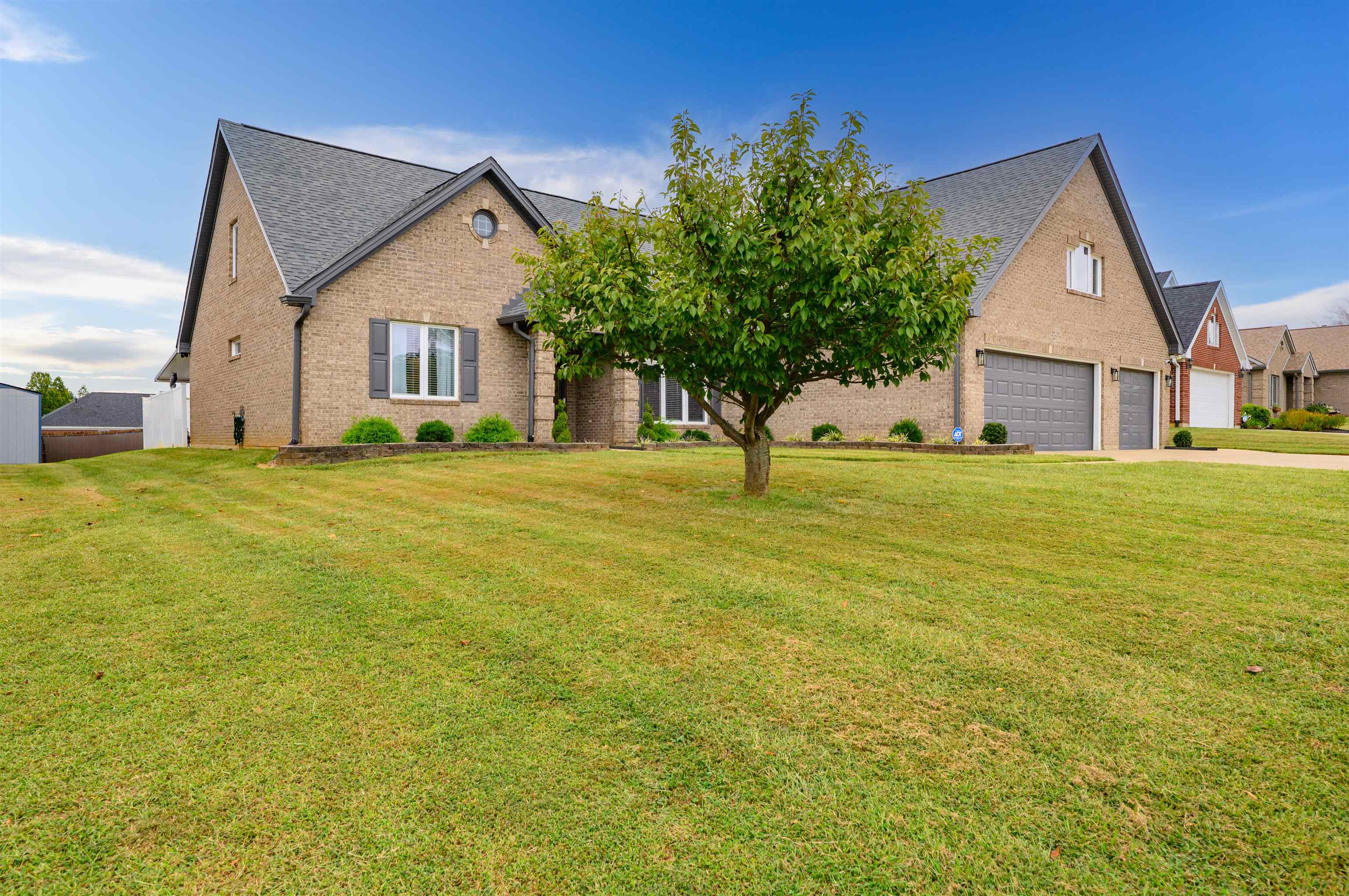2845 Turfway Drive, Owensboro, Kentucky 42303, 4 Bedrooms Bedrooms, ,3 BathroomsBathrooms,Single Family Residence,For Sale,Turfway Drive,95624