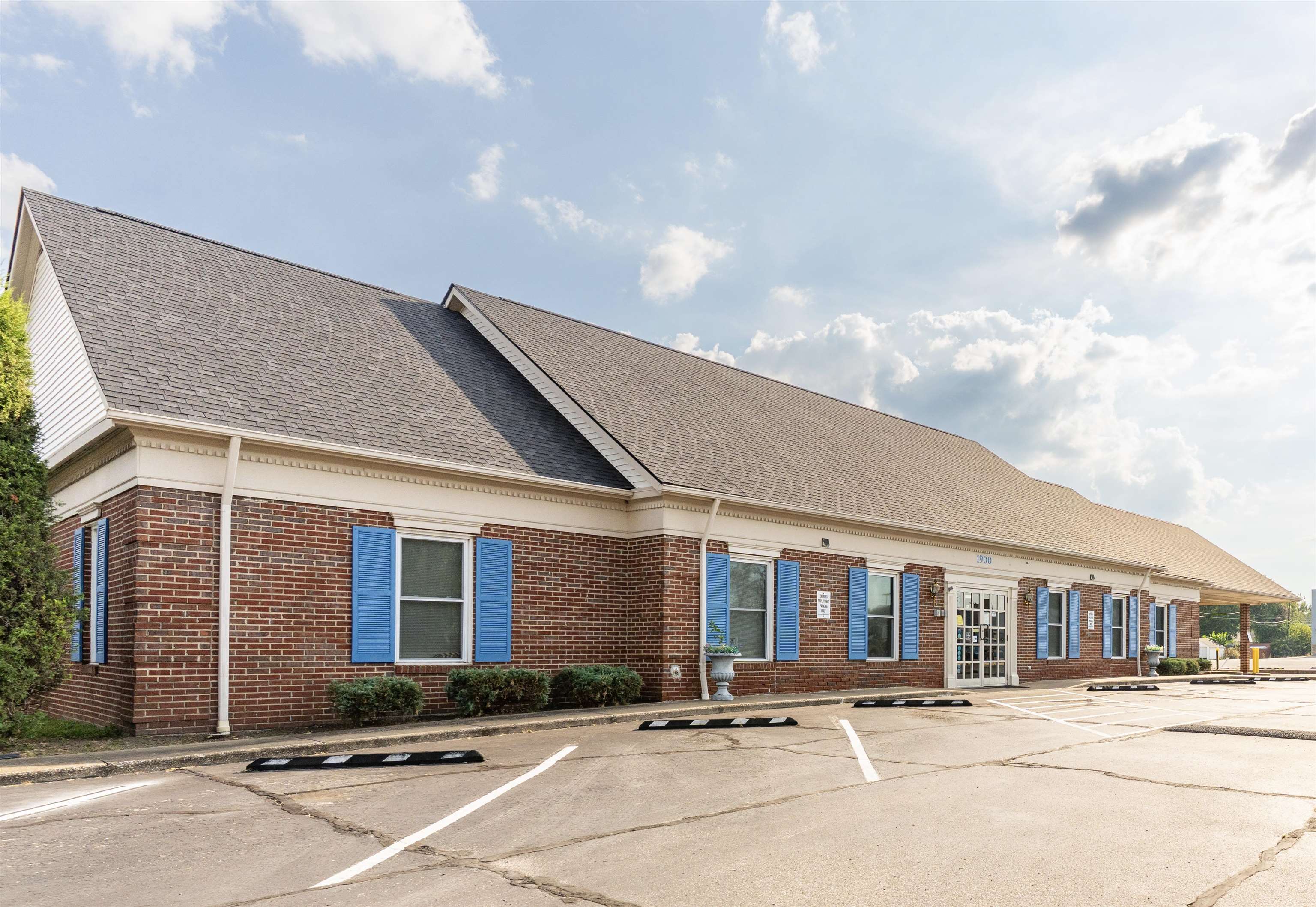 1900 Triplett St, Owensboro, Kentucky 42303, ,Office,For Sale,Triplett St,95637
