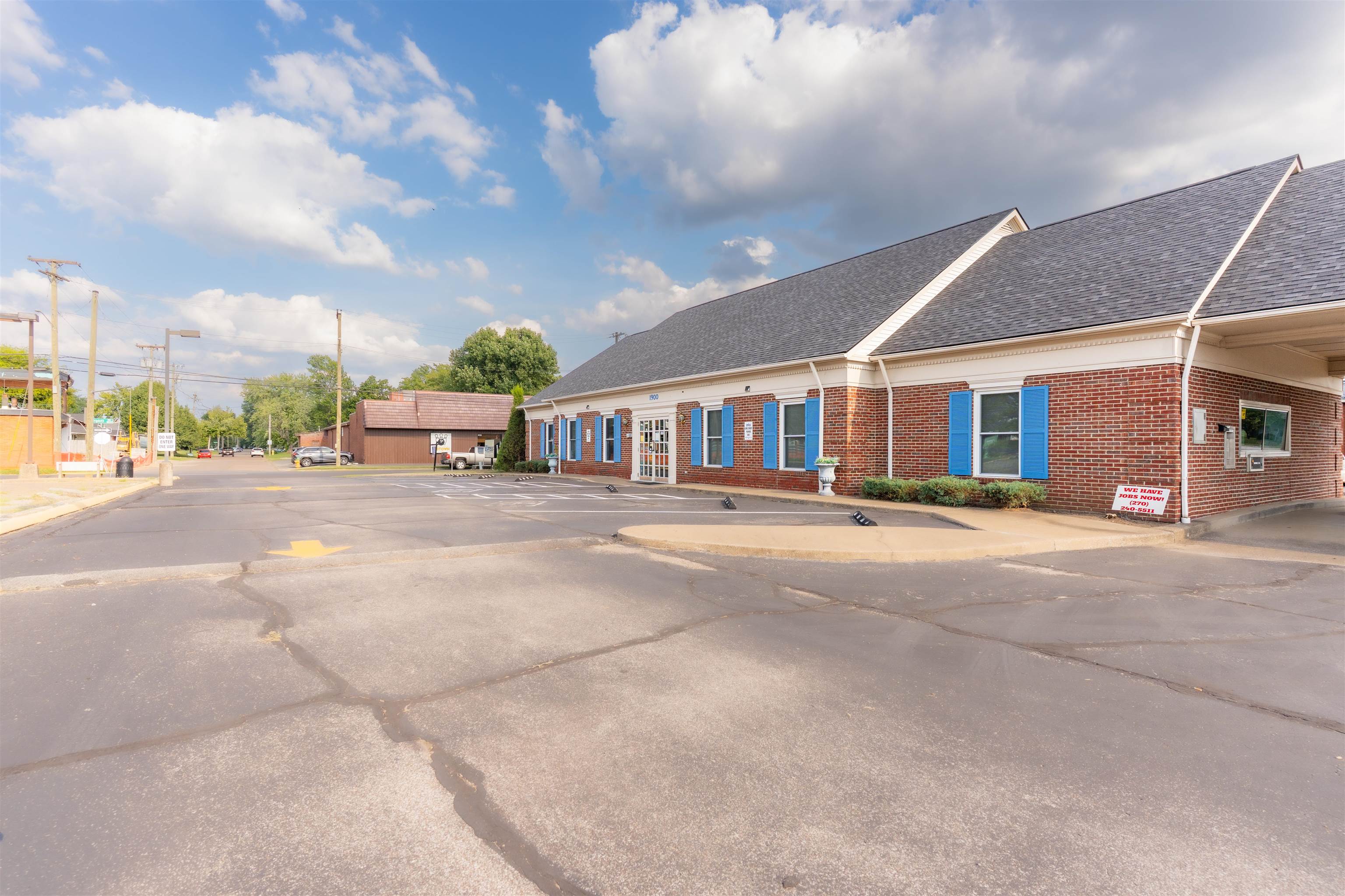 1900 Triplett St, Owensboro, Kentucky 42303, ,Office,For Sale,Triplett St,95637