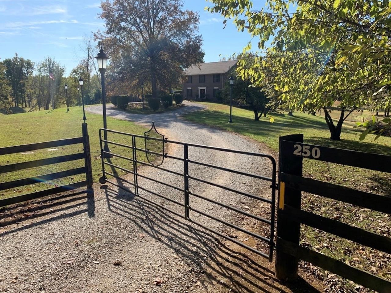 250 N Chestnut Grove, Lewisport, Kentucky 42351, 4 Bedrooms Bedrooms, ,3 BathroomsBathrooms,Single Family Residence,For Sale,N Chestnut Grove,95644