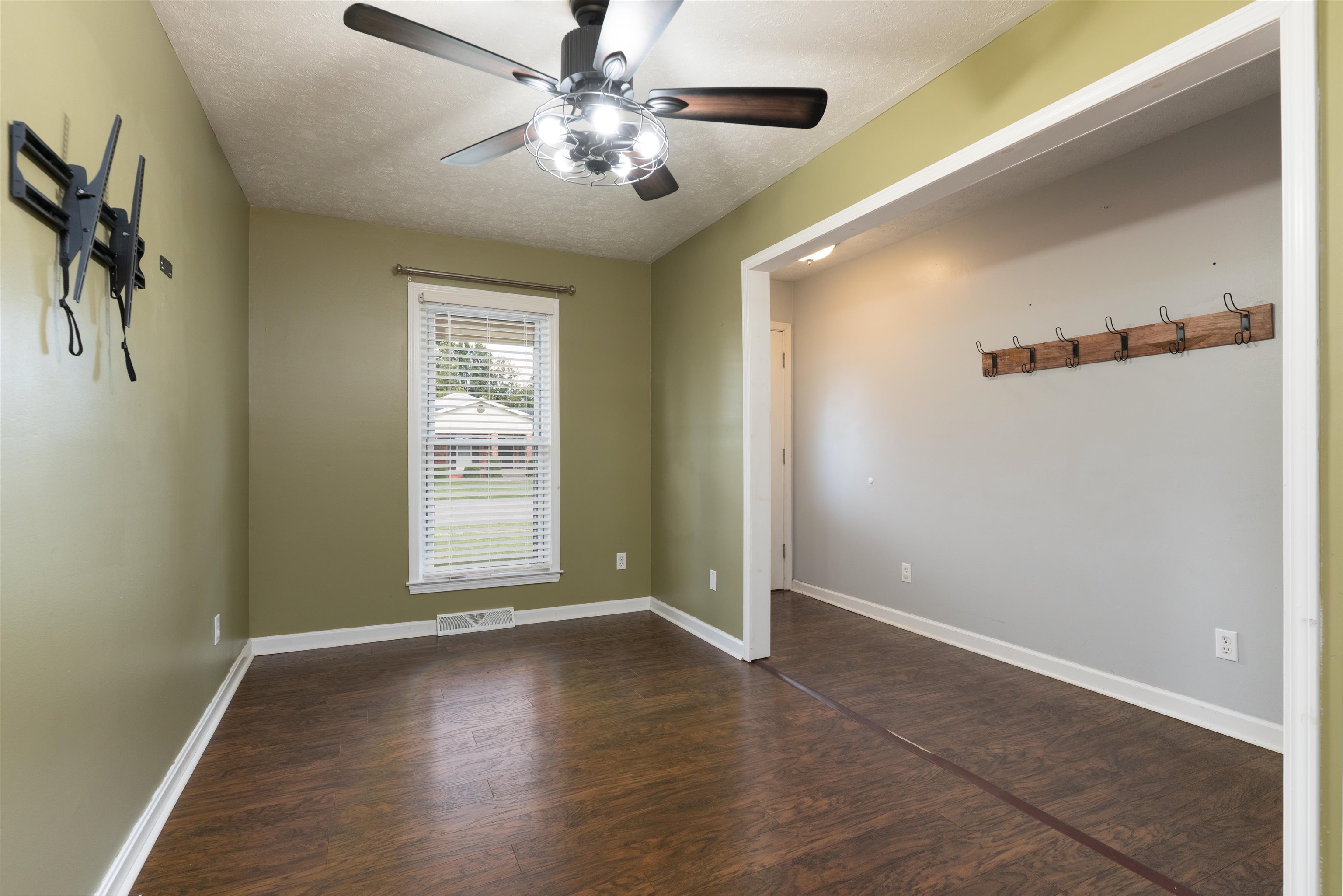3868 Thresher St, Owensboro, Kentucky 42301, 3 Bedrooms Bedrooms, ,1 BathroomBathrooms,Single Family Residence,For Sale,Thresher St,95646