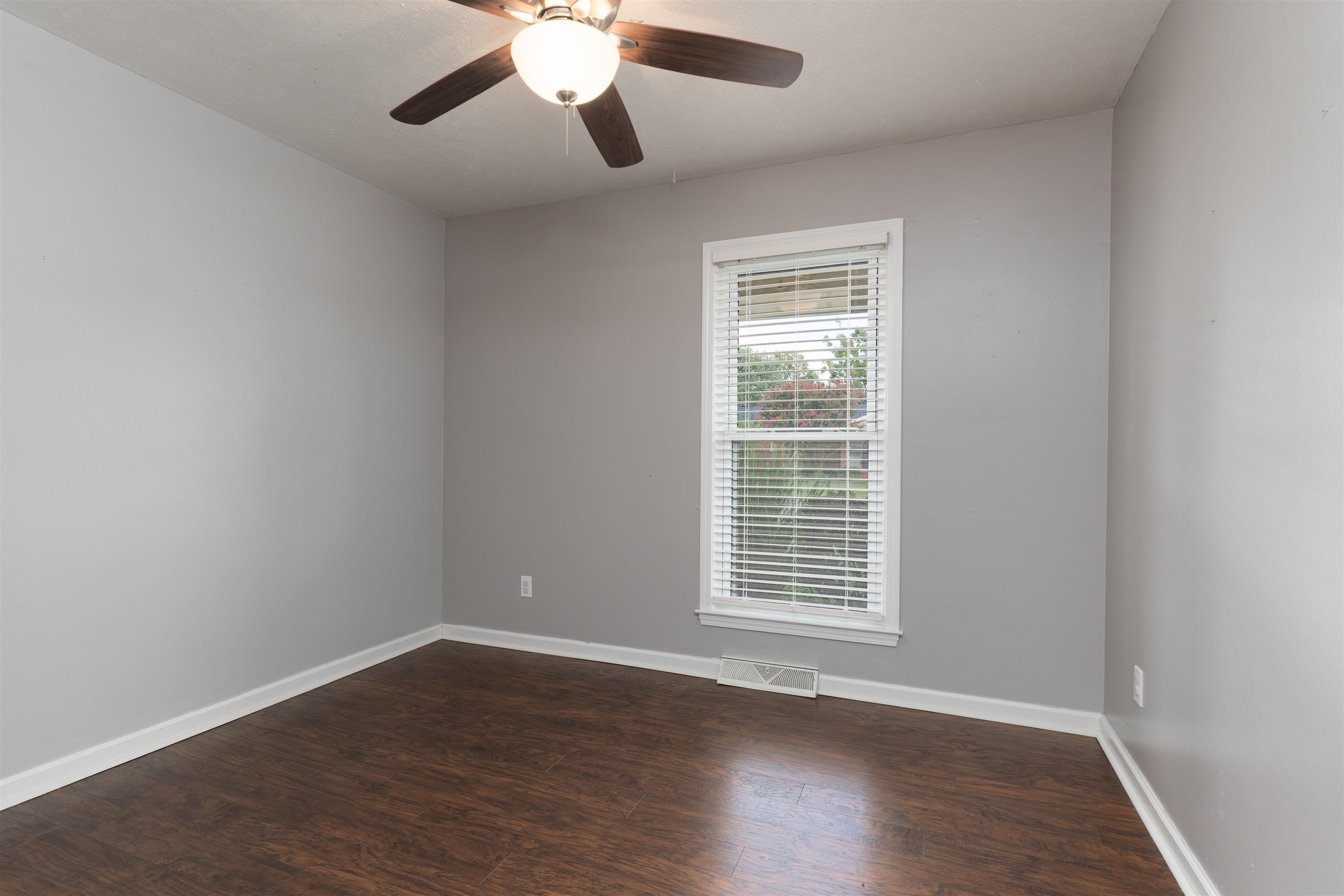 3868 Thresher St, Owensboro, Kentucky 42301, 3 Bedrooms Bedrooms, ,1 BathroomBathrooms,Single Family Residence,For Sale,Thresher St,95646
