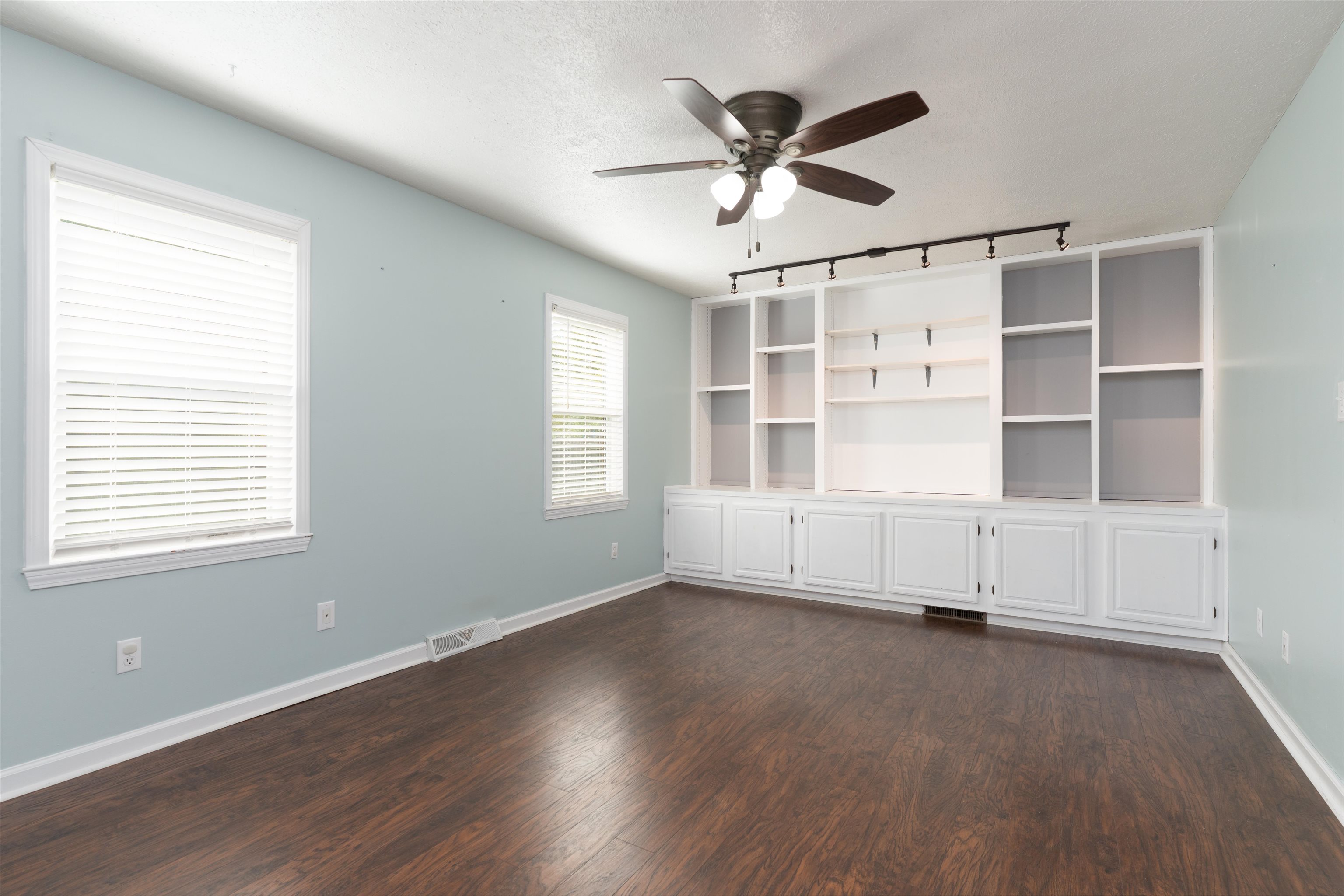 3868 Thresher St, Owensboro, Kentucky 42301, 3 Bedrooms Bedrooms, ,1 BathroomBathrooms,Single Family Residence,For Sale,Thresher St,95646