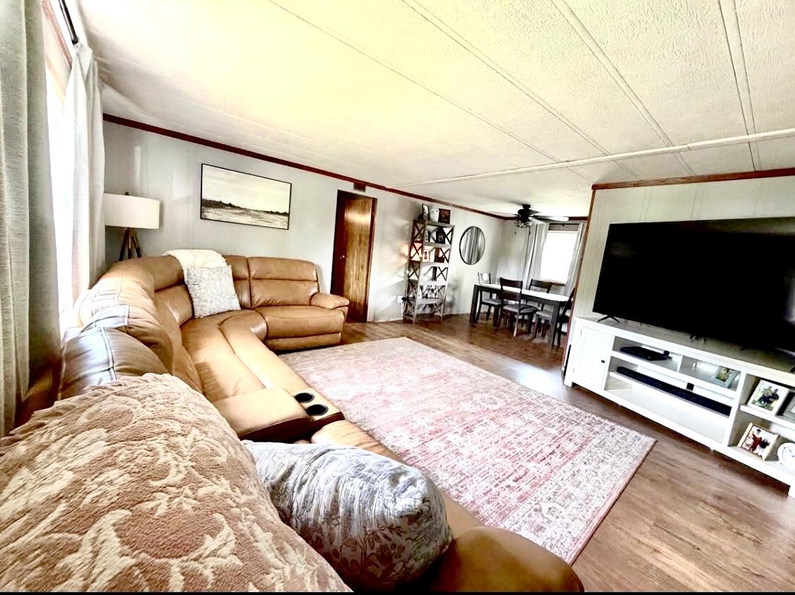 360 Oak St, Island, Kentucky 42350, 3 Bedrooms Bedrooms, ,2 BathroomsBathrooms,Single Family Residence,For Sale,Oak St,95647