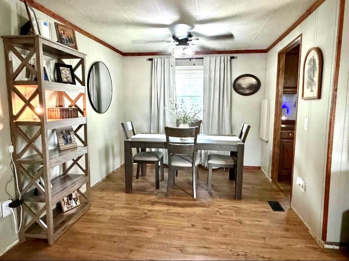 360 Oak St, Island, Kentucky 42350, 3 Bedrooms Bedrooms, ,2 BathroomsBathrooms,Single Family Residence,For Sale,Oak St,95647