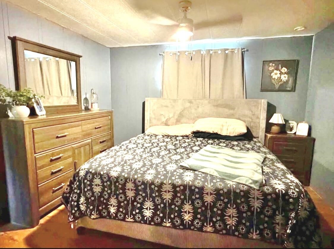 360 Oak St, Island, Kentucky 42350, 3 Bedrooms Bedrooms, ,2 BathroomsBathrooms,Single Family Residence,For Sale,Oak St,95647