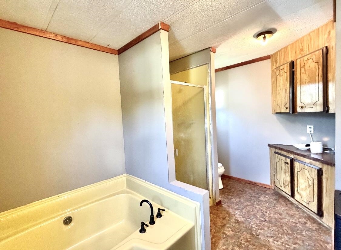 360 Oak St, Island, Kentucky 42350, 3 Bedrooms Bedrooms, ,2 BathroomsBathrooms,Single Family Residence,For Sale,Oak St,95647