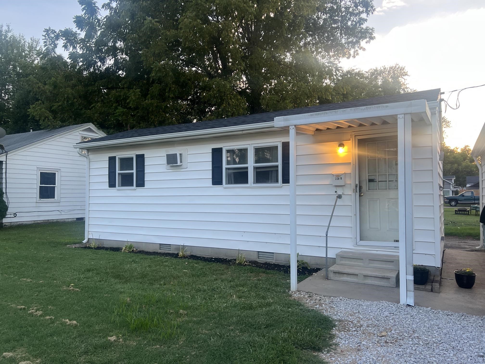 228 W. Byers Ave., Owensboro, Kentucky 42303, 2 Bedrooms Bedrooms, ,1 BathroomBathrooms,Single Family Residence,For Sale,W. Byers Ave.,95650