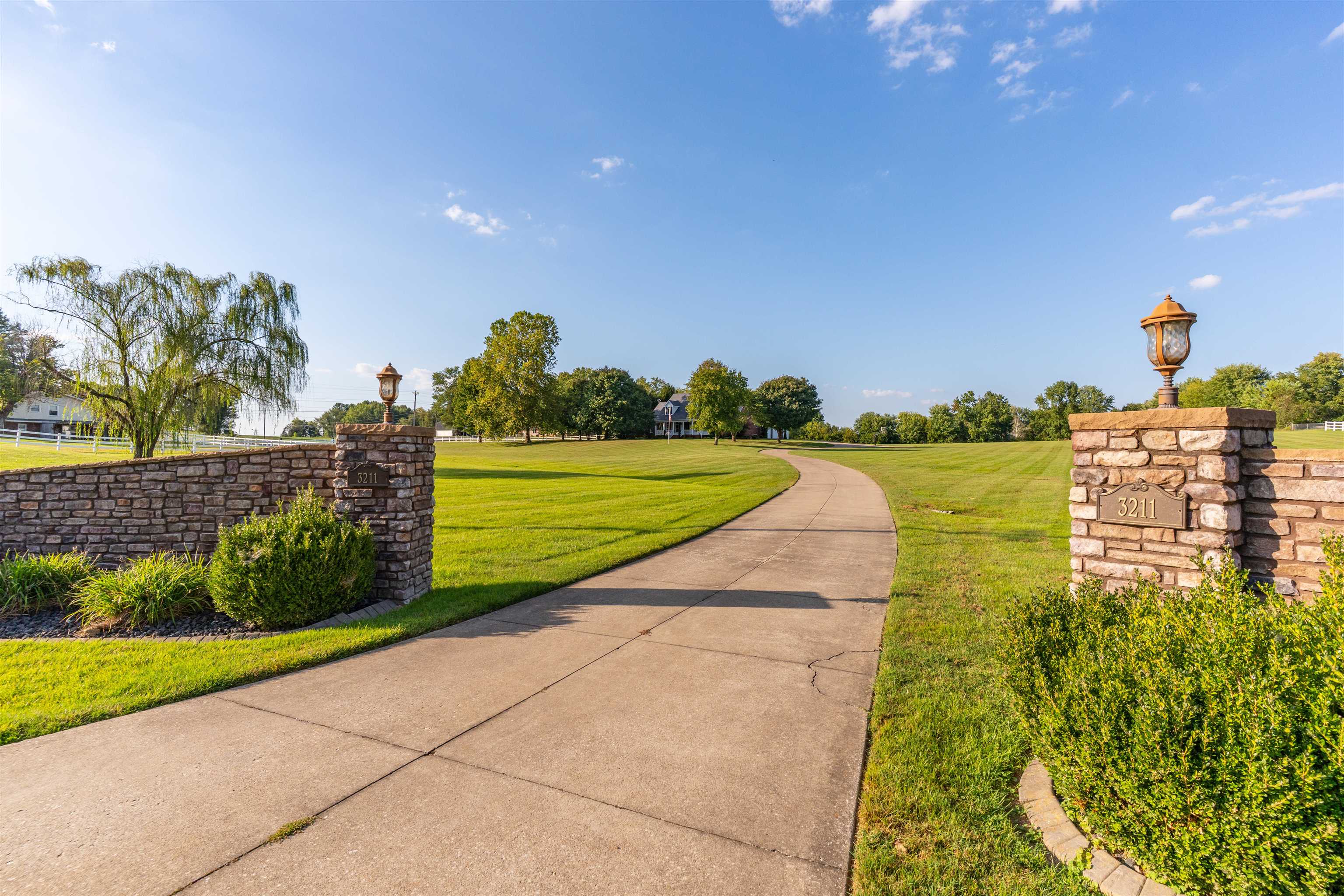 3211 Pleasant Valley Rd, Owensboro, Kentucky 42303, 4 Bedrooms Bedrooms, ,3 BathroomsBathrooms,Single Family Residence,For Sale,Pleasant Valley Rd,95659