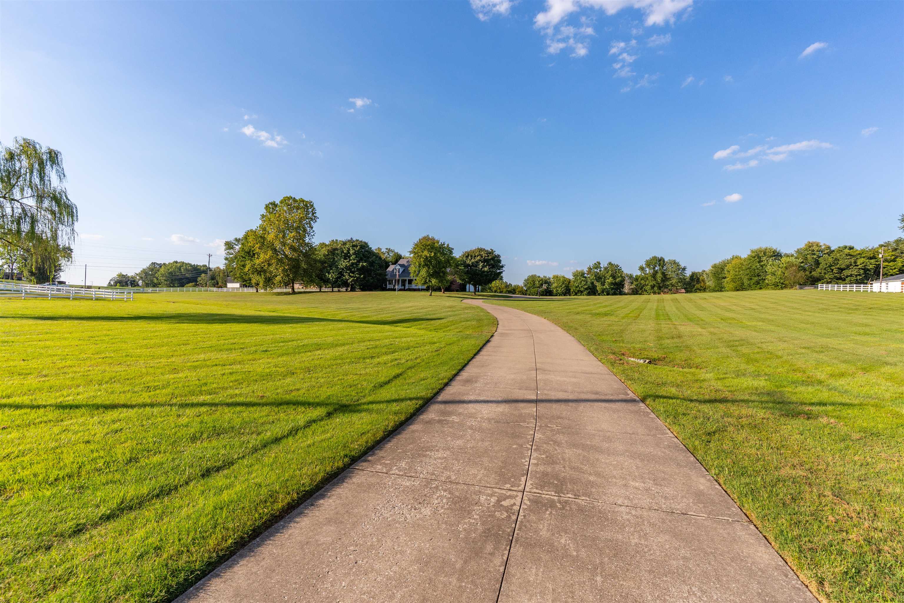 3211 Pleasant Valley Rd, Owensboro, Kentucky 42303, 4 Bedrooms Bedrooms, ,3 BathroomsBathrooms,Single Family Residence,For Sale,Pleasant Valley Rd,95659