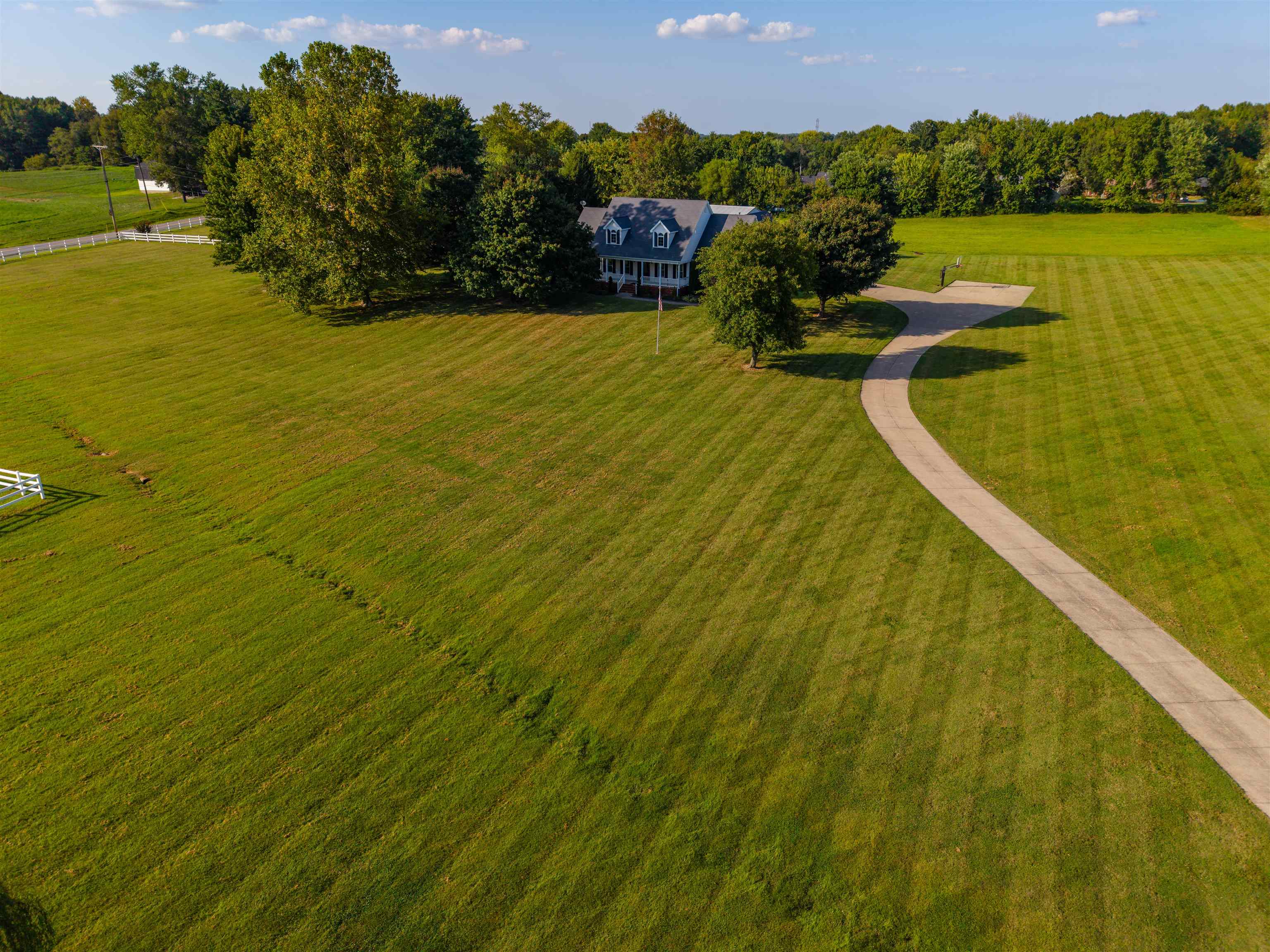 3211 Pleasant Valley Rd, Owensboro, Kentucky 42303, 4 Bedrooms Bedrooms, ,3 BathroomsBathrooms,Single Family Residence,For Sale,Pleasant Valley Rd,95659