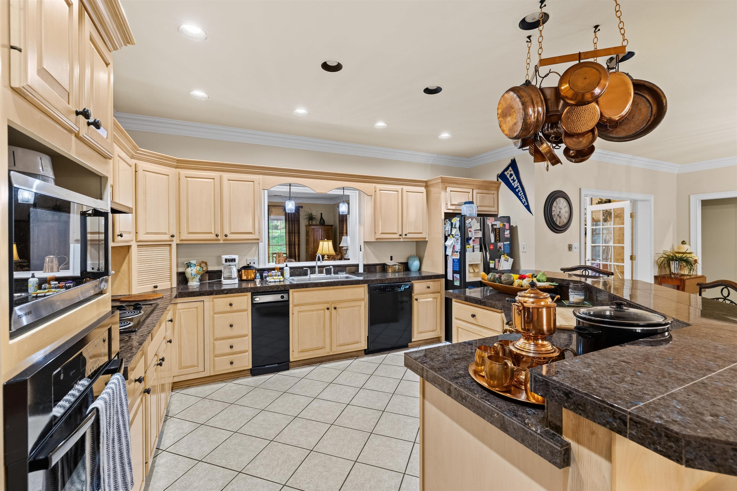 4157 Tanbark Pl, Owensboro, Kentucky 42303, 4 Bedrooms Bedrooms, ,4 BathroomsBathrooms,Single Family Residence,For Sale,Tanbark Pl,95663