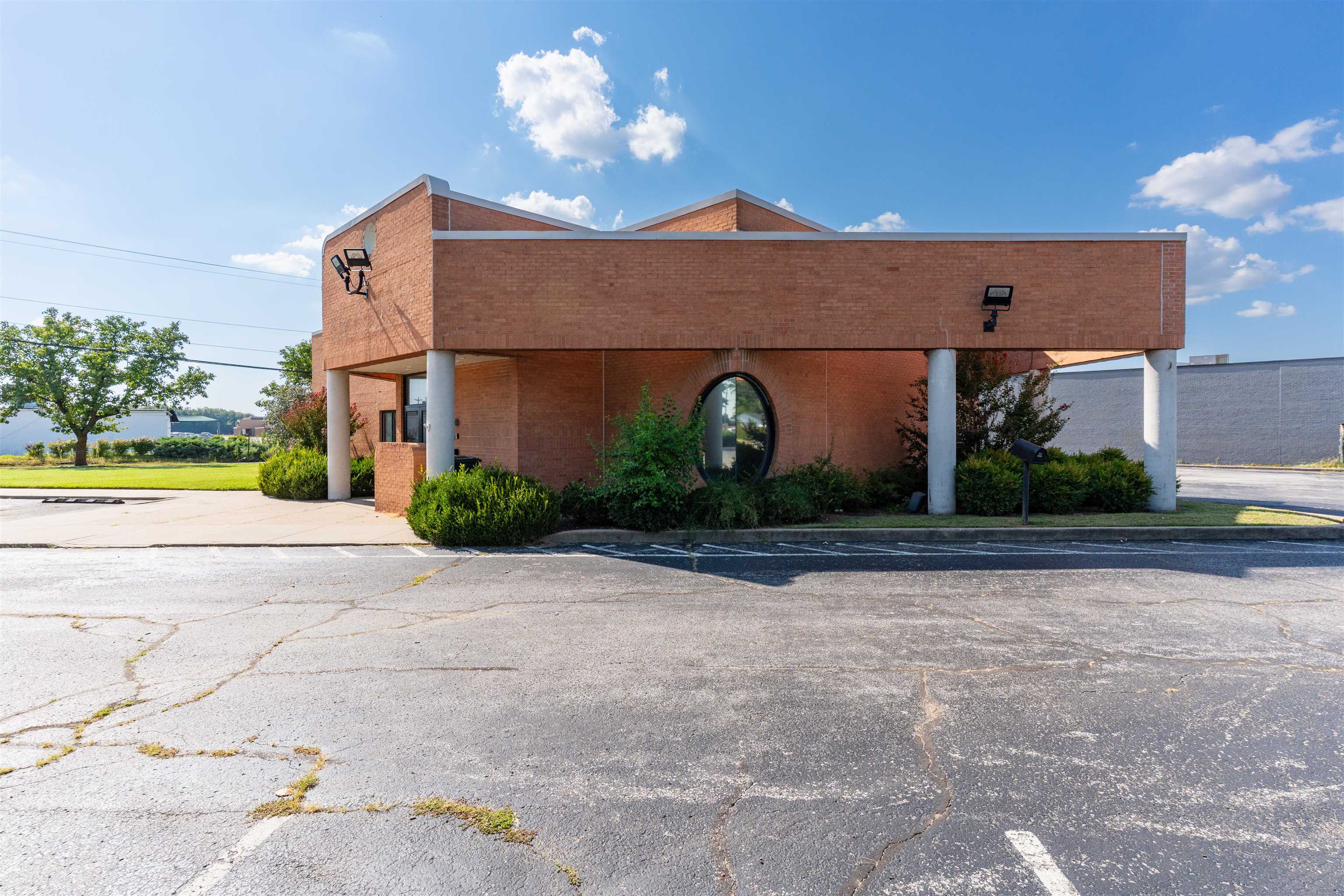 1350 Carter Road, Owensboro, Kentucky 42301, ,Retail,For Sale,Carter Road,95669