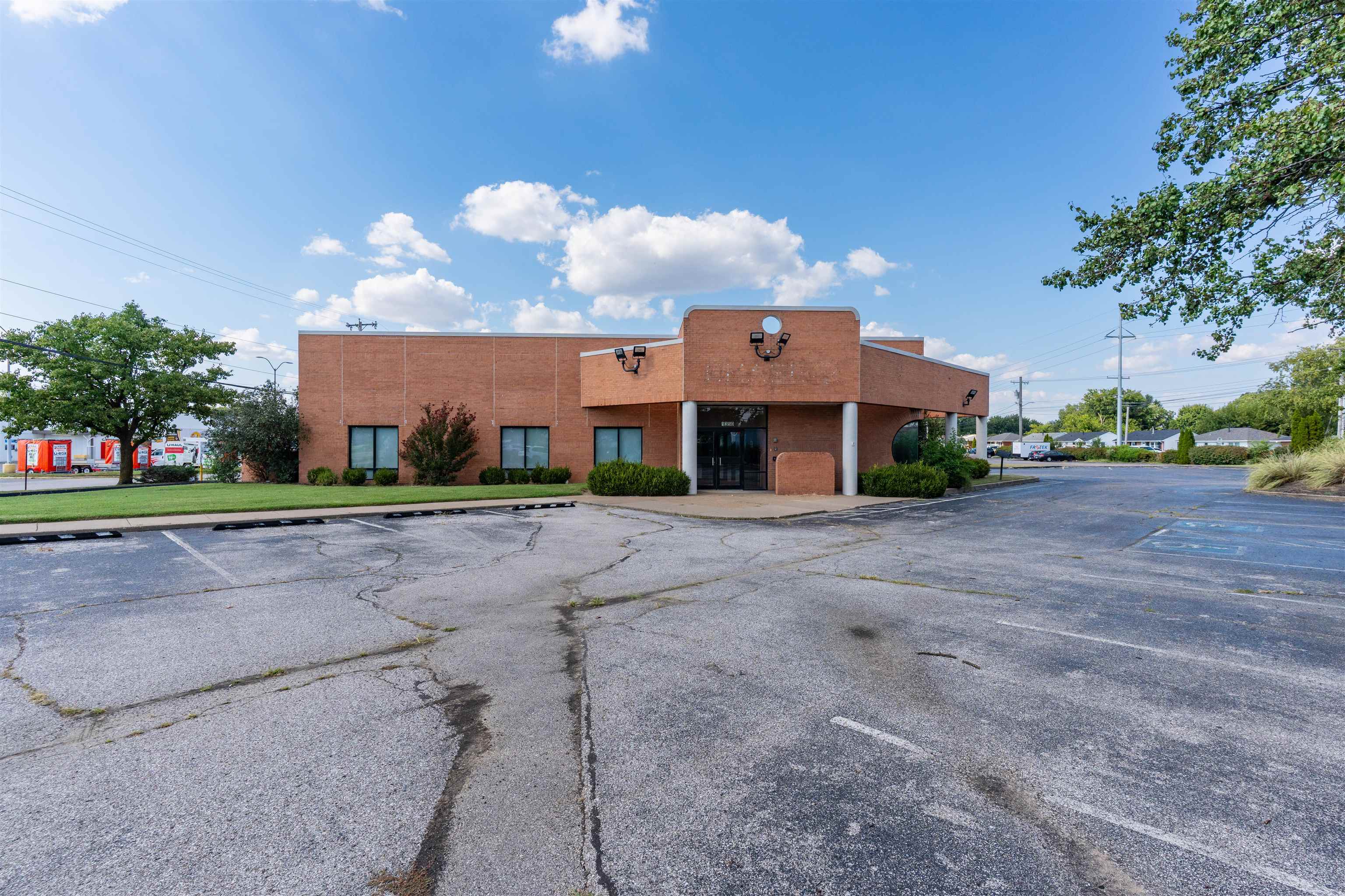 1350 Carter Road, Owensboro, Kentucky 42301, ,Retail,For Sale,Carter Road,95669