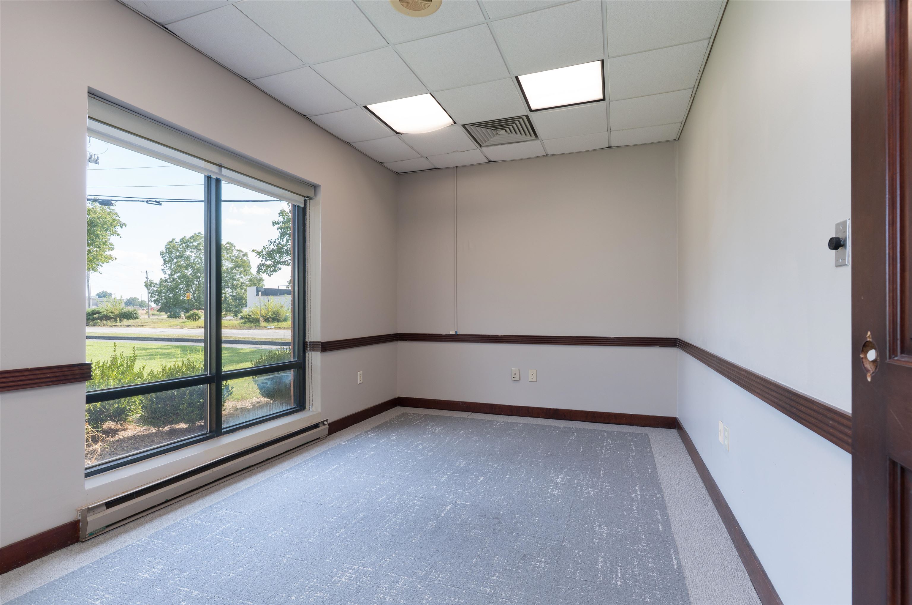 1350 Carter Road, Owensboro, Kentucky 42301, ,Retail,For Sale,Carter Road,95669