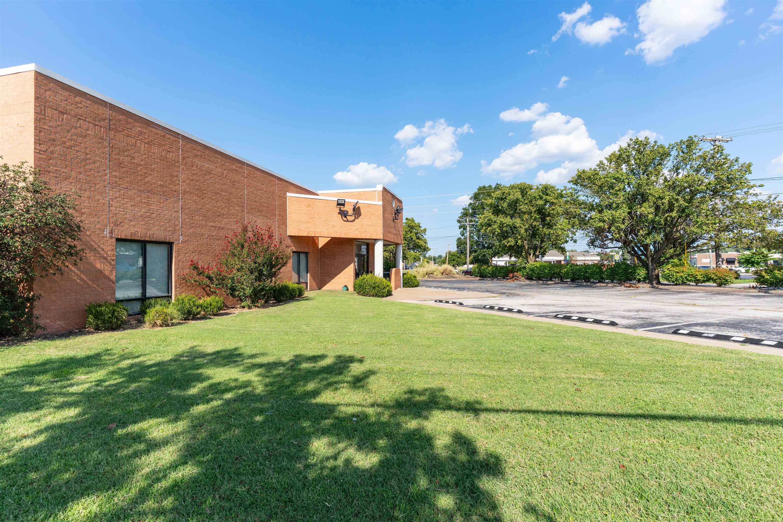 1350 Carter Road, Owensboro, Kentucky 42301, ,Retail,For Sale,Carter Road,95669