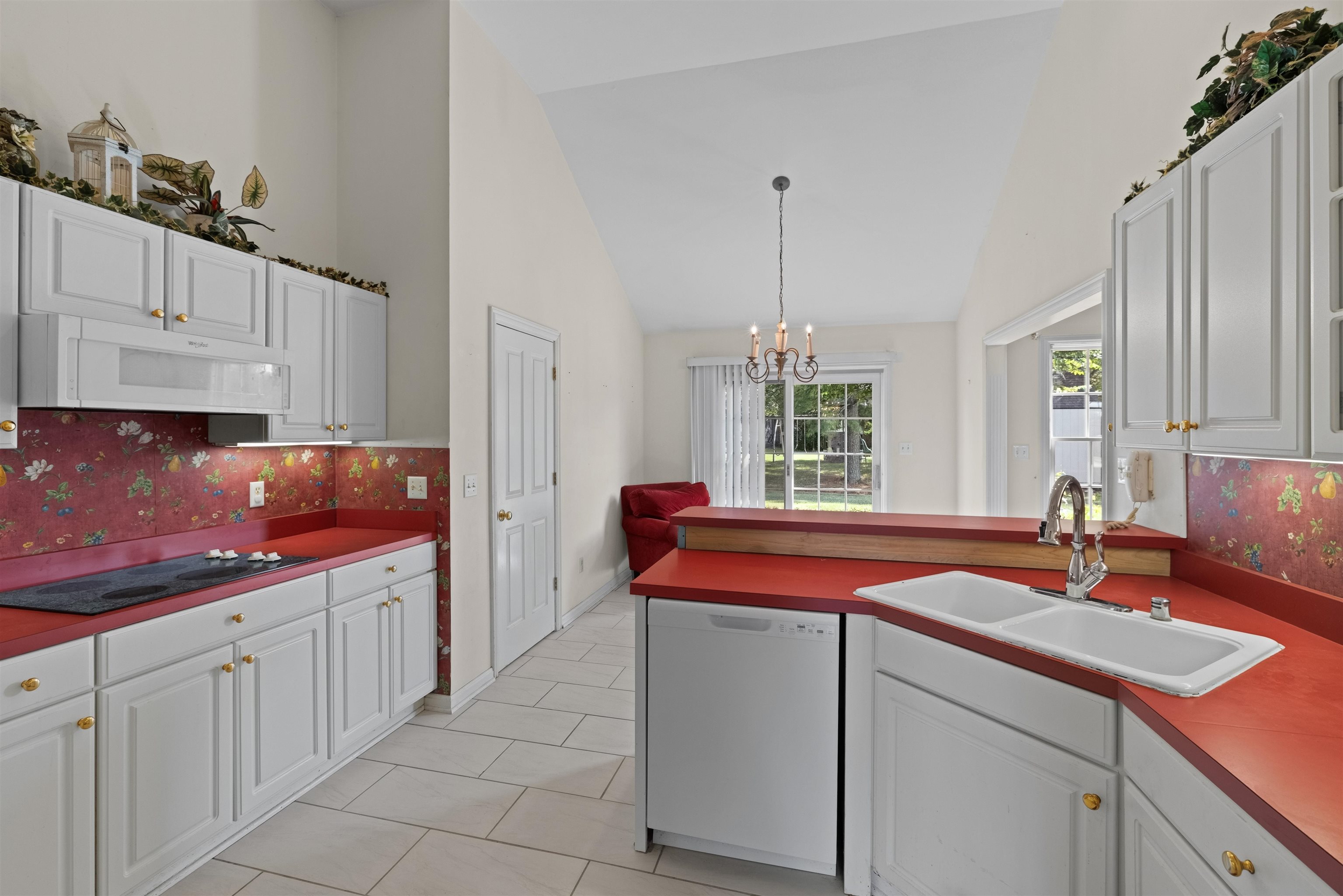 3724 Pine Lake Court, Owensboro, Kentucky 42303, 4 Bedrooms Bedrooms, ,2 BathroomsBathrooms,Single Family Residence,For Sale,Pine Lake Court,95670