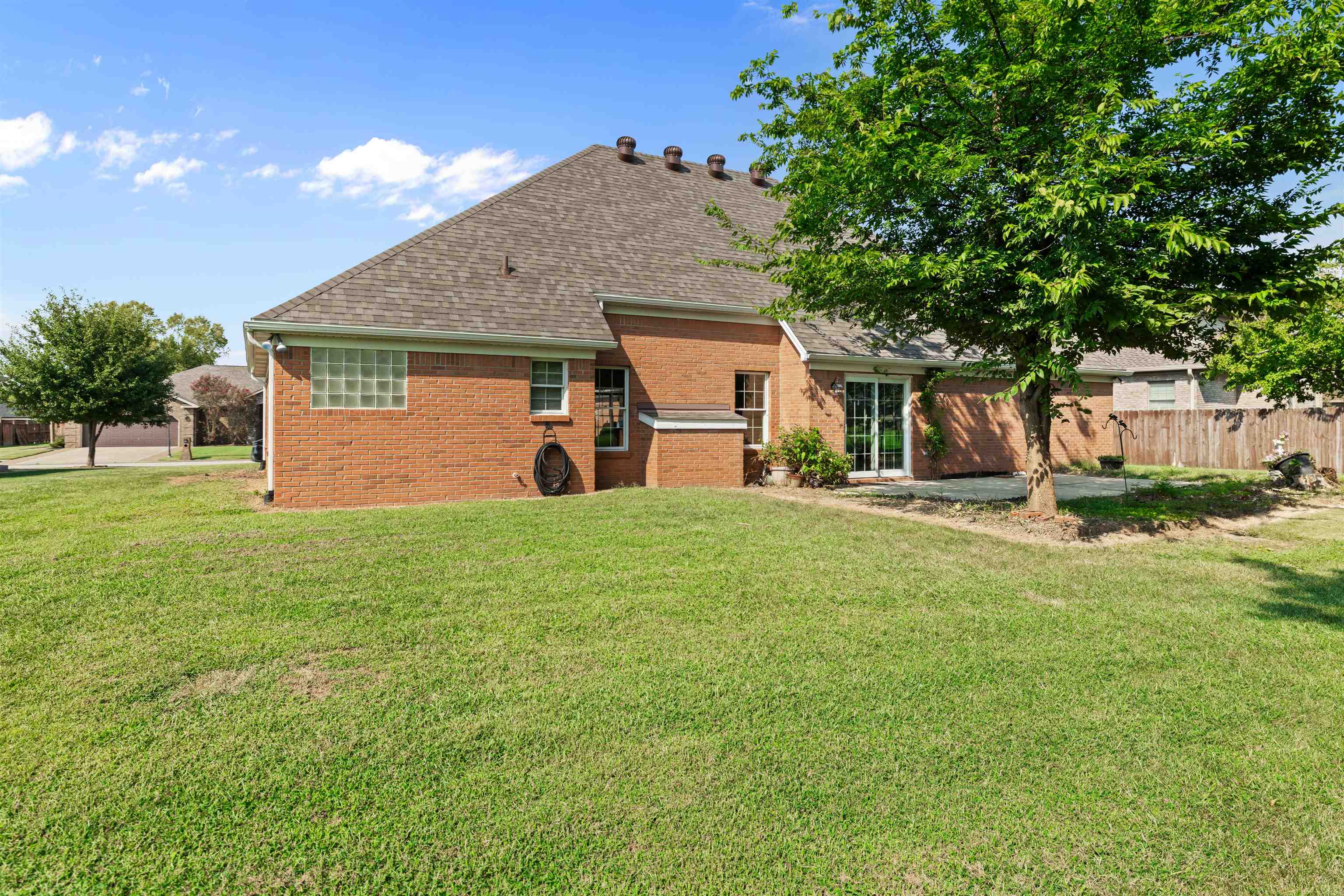 3724 Pine Lake Court, Owensboro, Kentucky 42303, 4 Bedrooms Bedrooms, ,2 BathroomsBathrooms,Single Family Residence,For Sale,Pine Lake Court,95670
