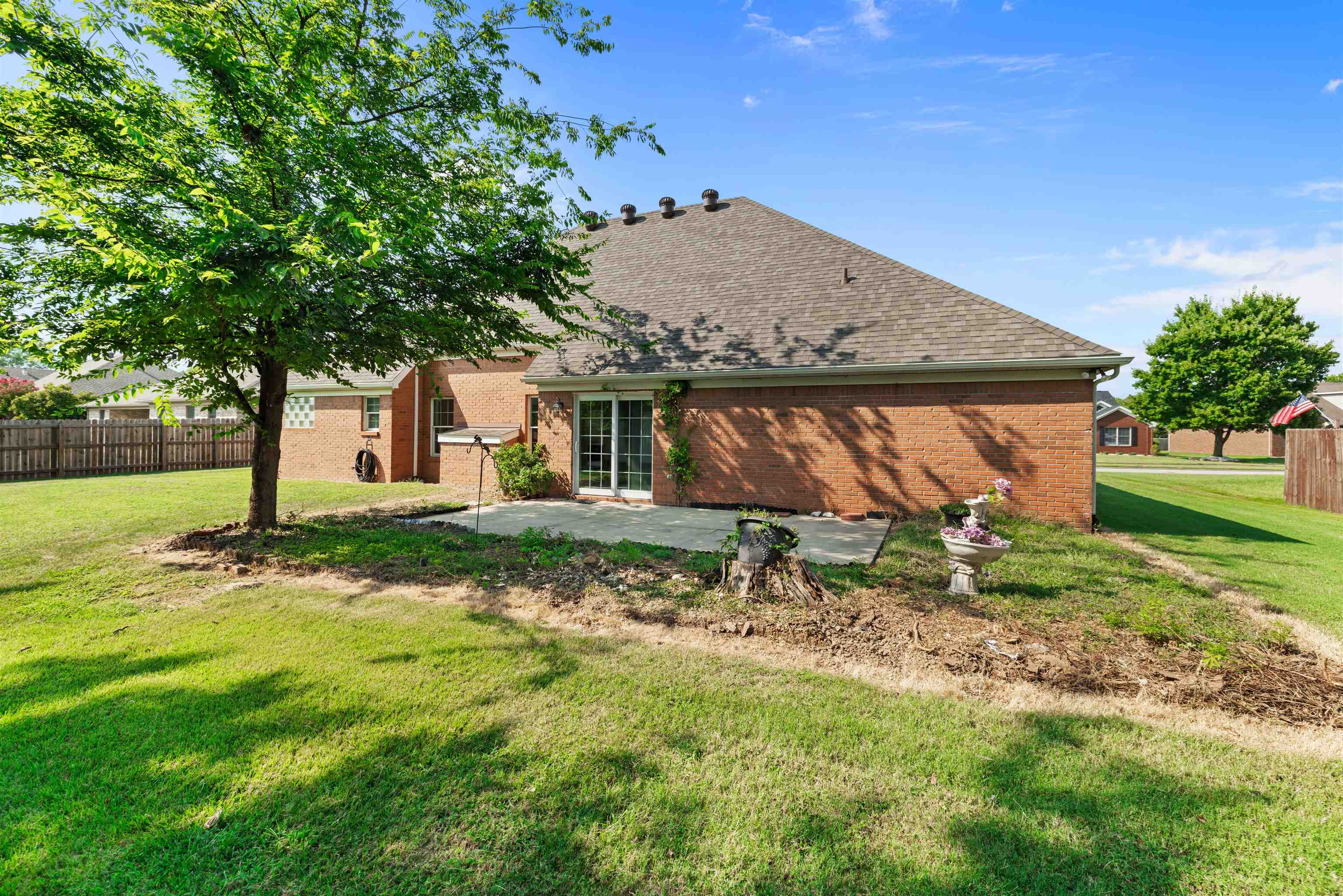 3724 Pine Lake Court, Owensboro, Kentucky 42303, 4 Bedrooms Bedrooms, ,2 BathroomsBathrooms,Single Family Residence,For Sale,Pine Lake Court,95670