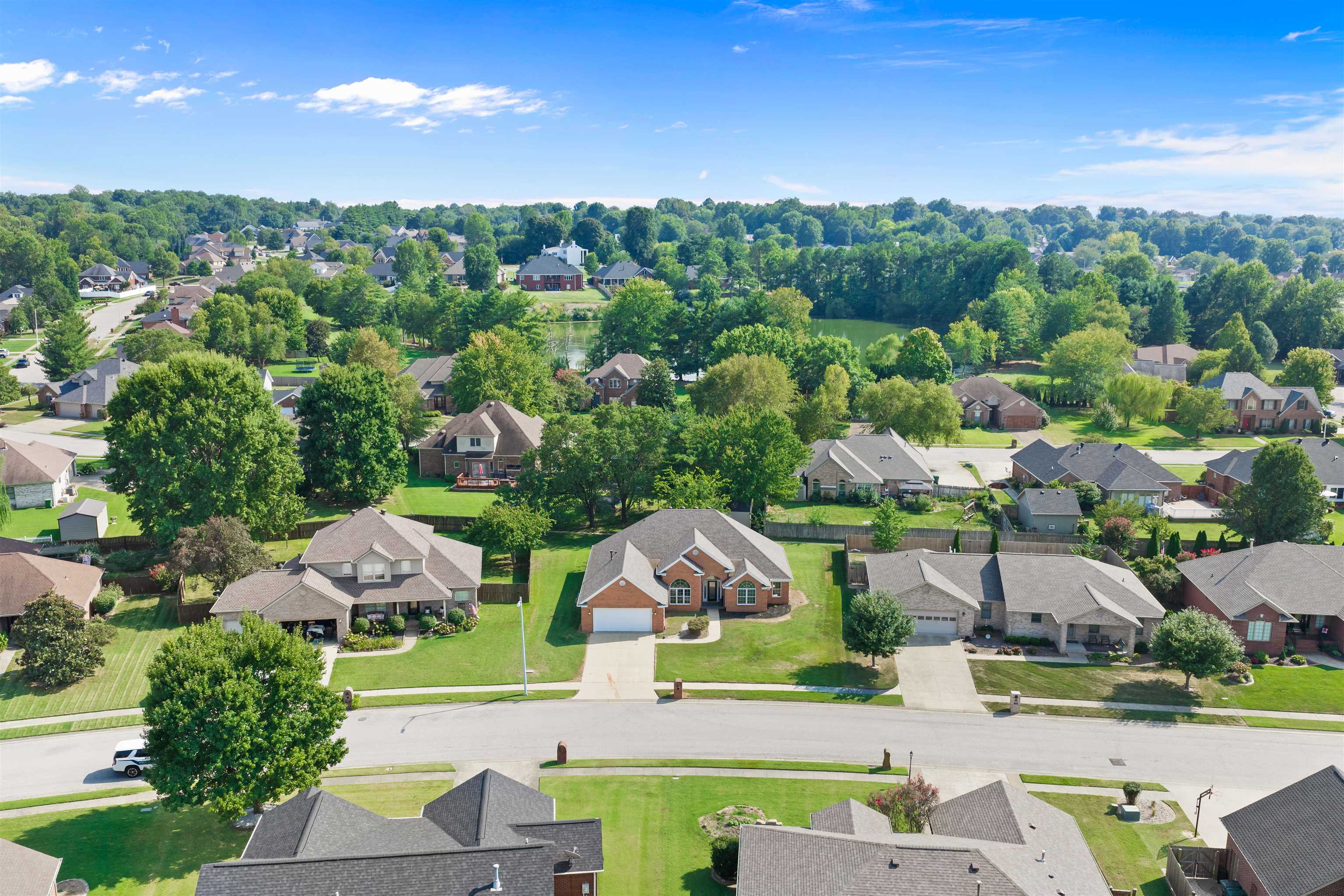 3724 Pine Lake Court, Owensboro, Kentucky 42303, 4 Bedrooms Bedrooms, ,2 BathroomsBathrooms,Single Family Residence,For Sale,Pine Lake Court,95670