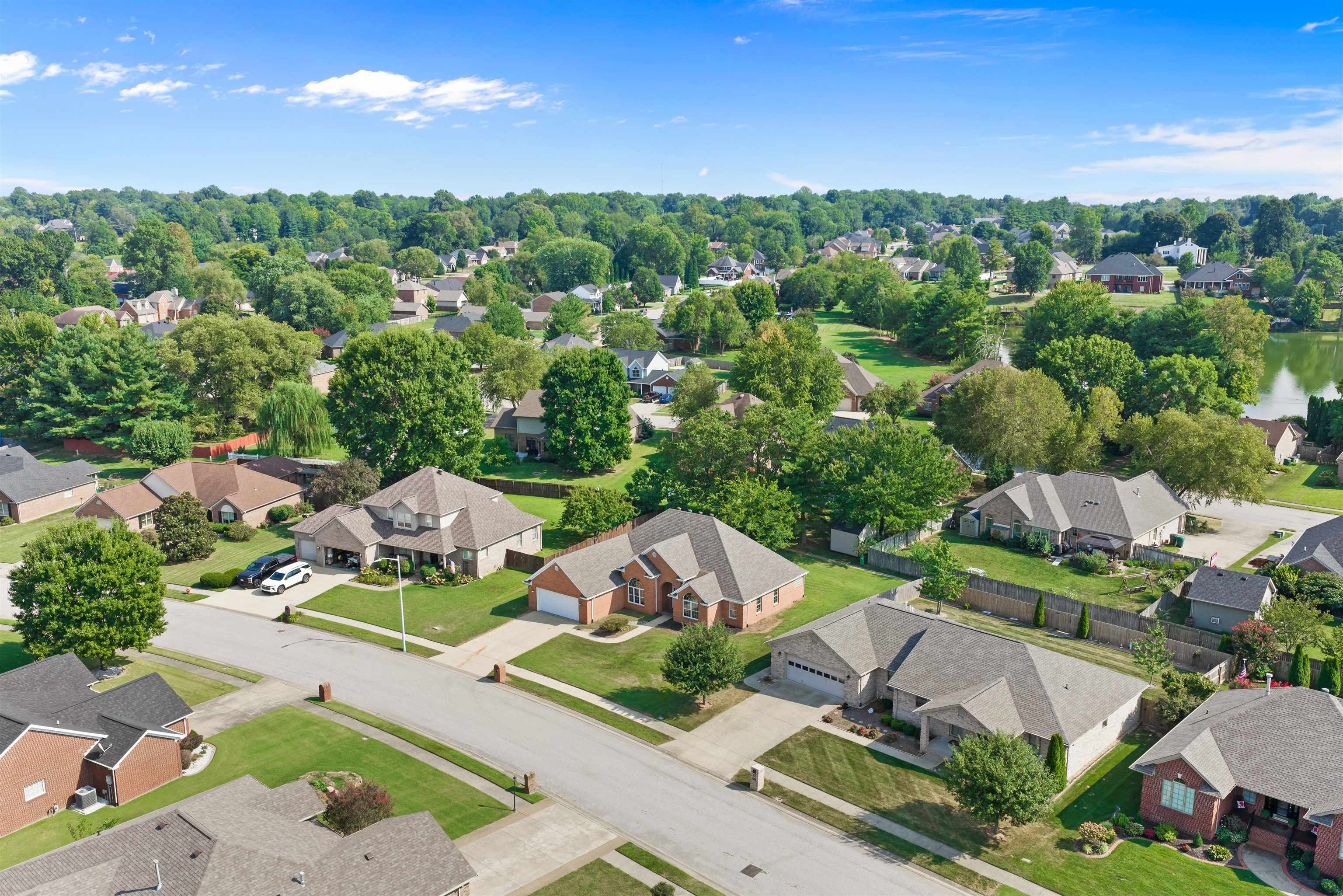 3724 Pine Lake Court, Owensboro, Kentucky 42303, 4 Bedrooms Bedrooms, ,2 BathroomsBathrooms,Single Family Residence,For Sale,Pine Lake Court,95670