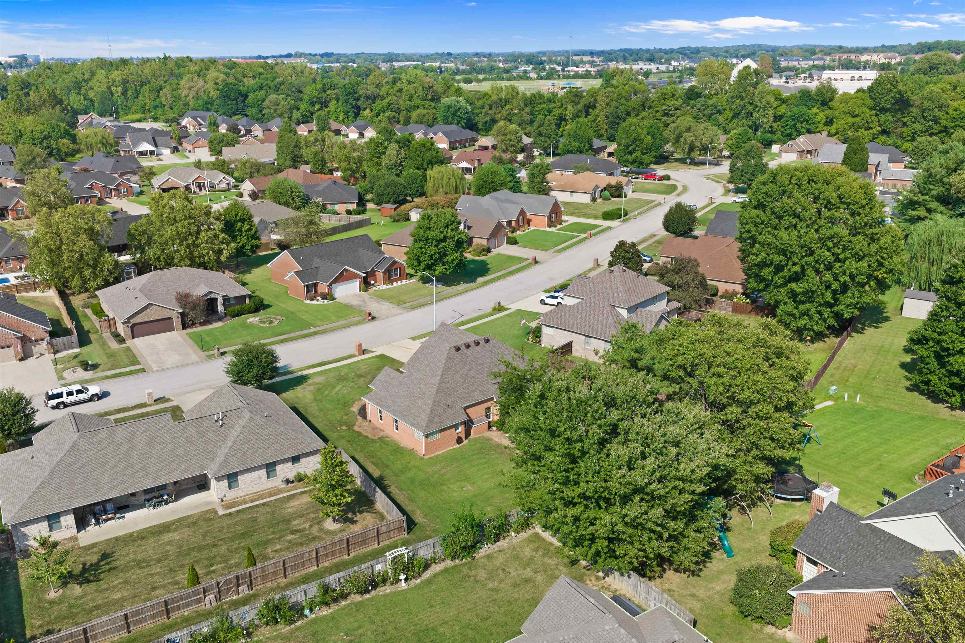 3724 Pine Lake Court, Owensboro, Kentucky 42303, 4 Bedrooms Bedrooms, ,2 BathroomsBathrooms,Single Family Residence,For Sale,Pine Lake Court,95670