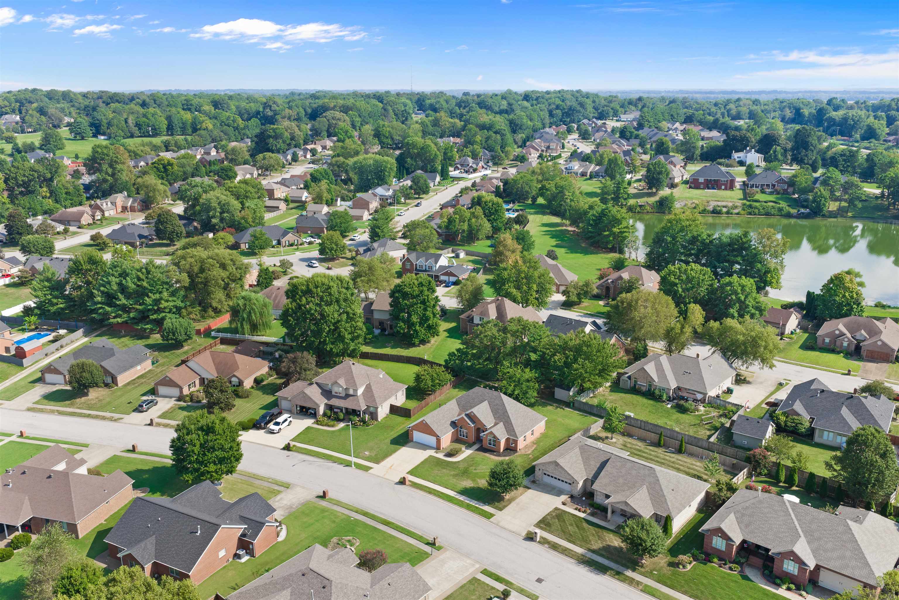 3724 Pine Lake Court, Owensboro, Kentucky 42303, 4 Bedrooms Bedrooms, ,2 BathroomsBathrooms,Single Family Residence,For Sale,Pine Lake Court,95670