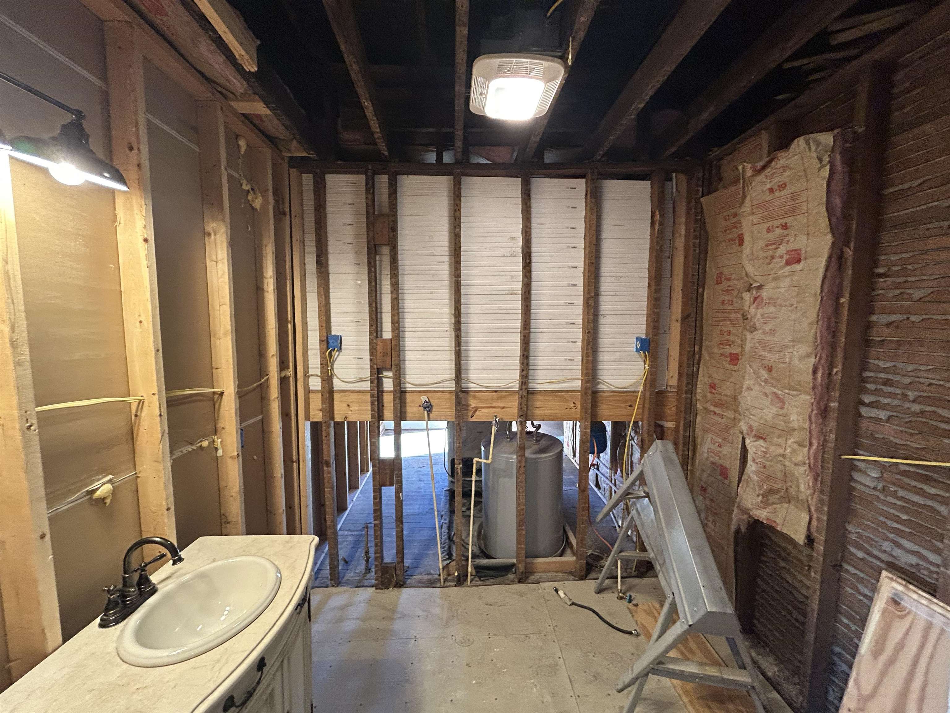 30 Bishop Alley, Madisonville, Kentucky 42431, ,Mixed Use,For Sale,Bishop Alley,95712