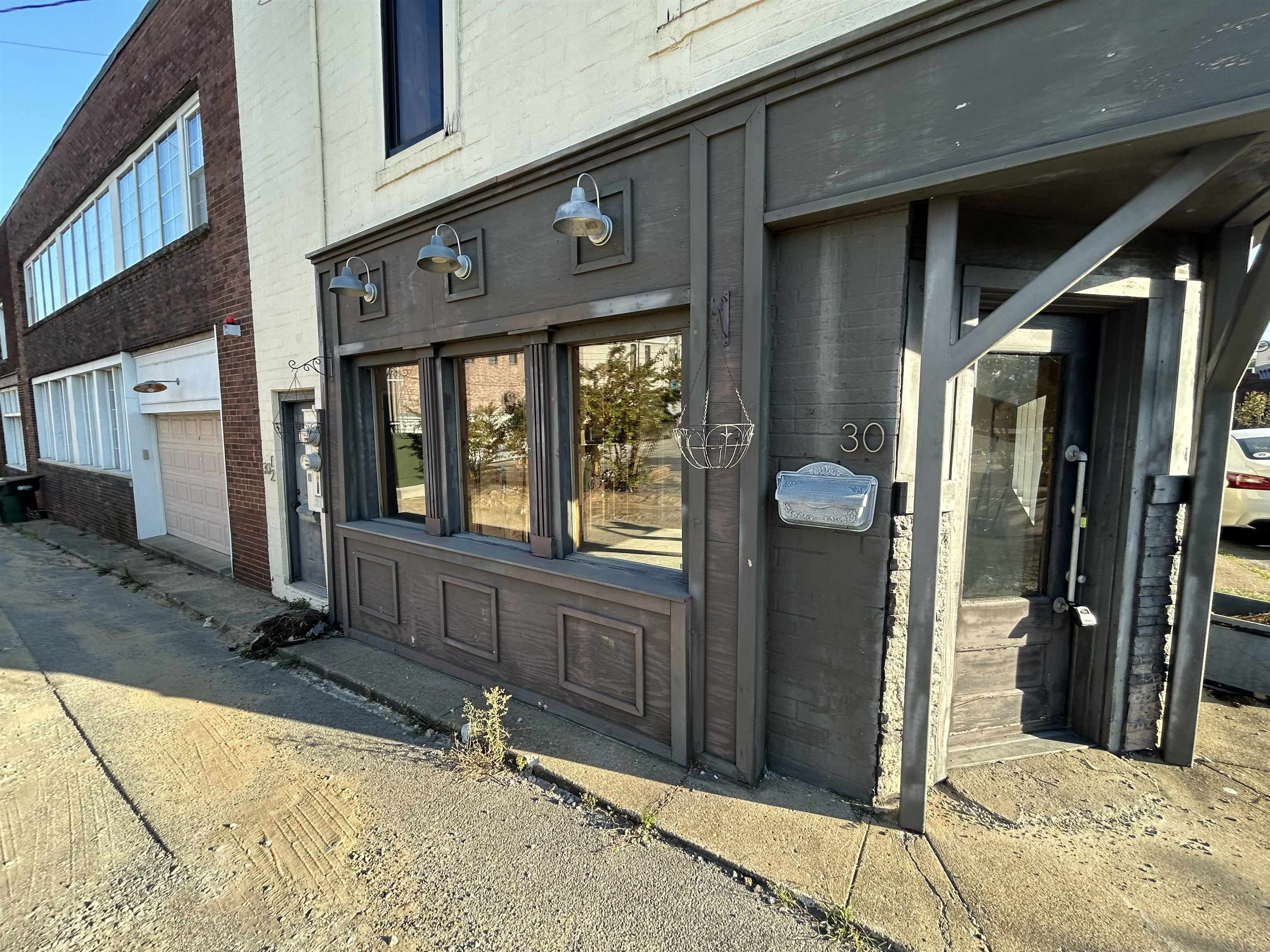 30 Bishop Alley, Madisonville, Kentucky 42431, ,Mixed Use,For Sale,Bishop Alley,95712