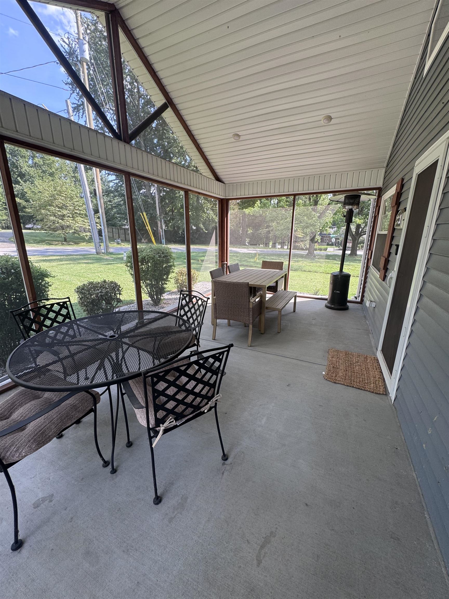 2521 Fairview Spur, Owensboro, Kentucky 42303, 2 Bedrooms Bedrooms, ,2 BathroomsBathrooms,Single Family Residence,For Sale,Fairview Spur,95714
