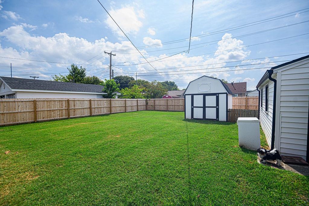 2624 York Street, Owensboro, Kentucky 42301, 3 Bedrooms Bedrooms, ,2 BathroomsBathrooms,Single Family Residence,For Sale,York Street,95720