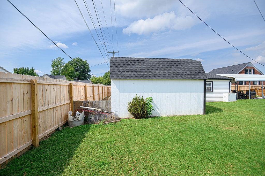 2624 York Street, Owensboro, Kentucky 42301, 3 Bedrooms Bedrooms, ,2 BathroomsBathrooms,Single Family Residence,For Sale,York Street,95720