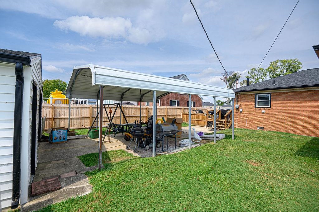 2624 York Street, Owensboro, Kentucky 42301, 3 Bedrooms Bedrooms, ,2 BathroomsBathrooms,Single Family Residence,For Sale,York Street,95720