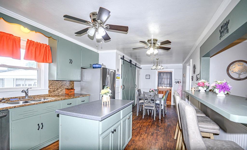 2624 York Street, Owensboro, Kentucky 42301, 3 Bedrooms Bedrooms, ,2 BathroomsBathrooms,Single Family Residence,For Sale,York Street,95720