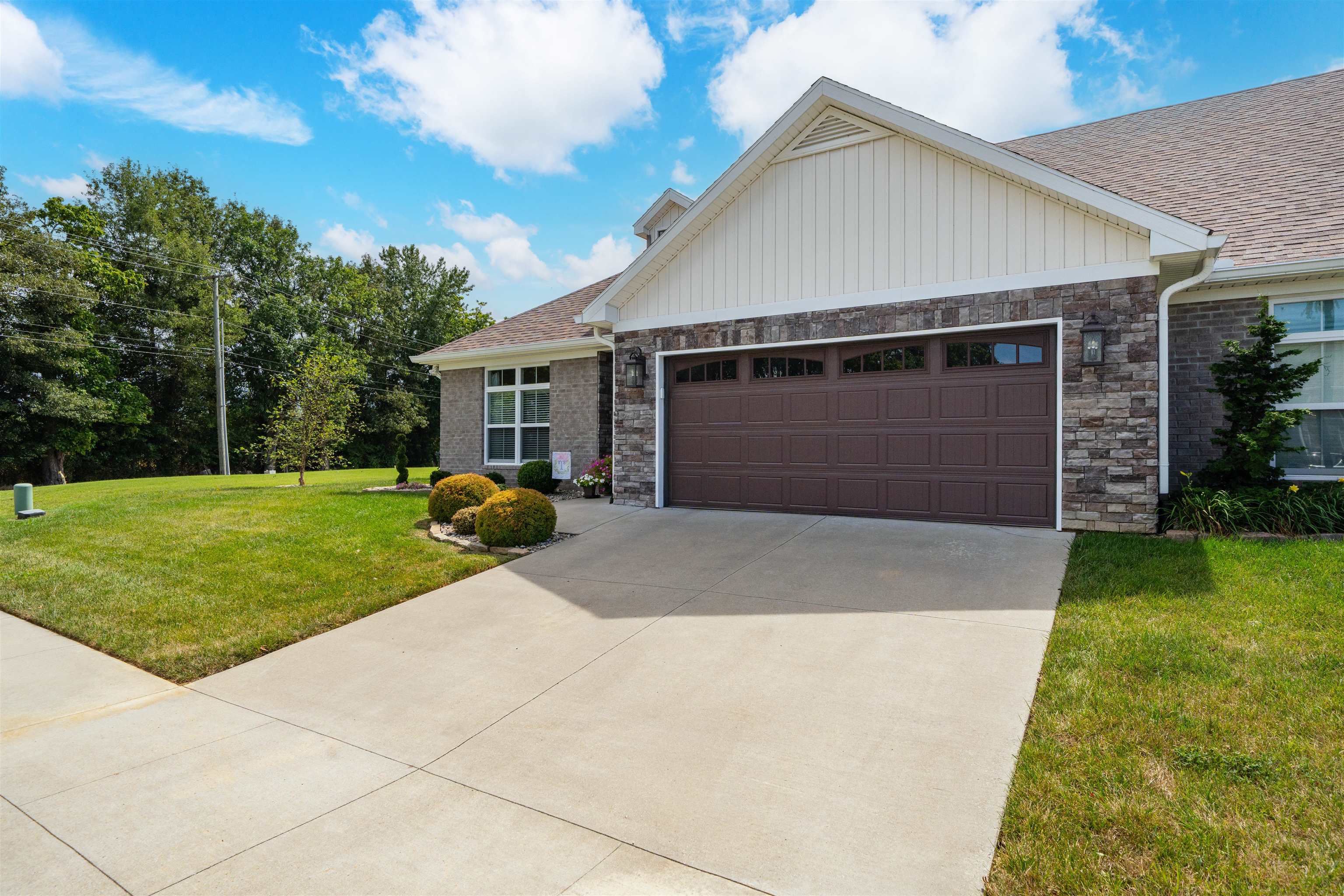 660 Pin High Dr, Owensboro, Kentucky 42303-7764, 3 Bedrooms Bedrooms, ,2 BathroomsBathrooms,Townhouse,For Sale,Pin High Dr,95722
