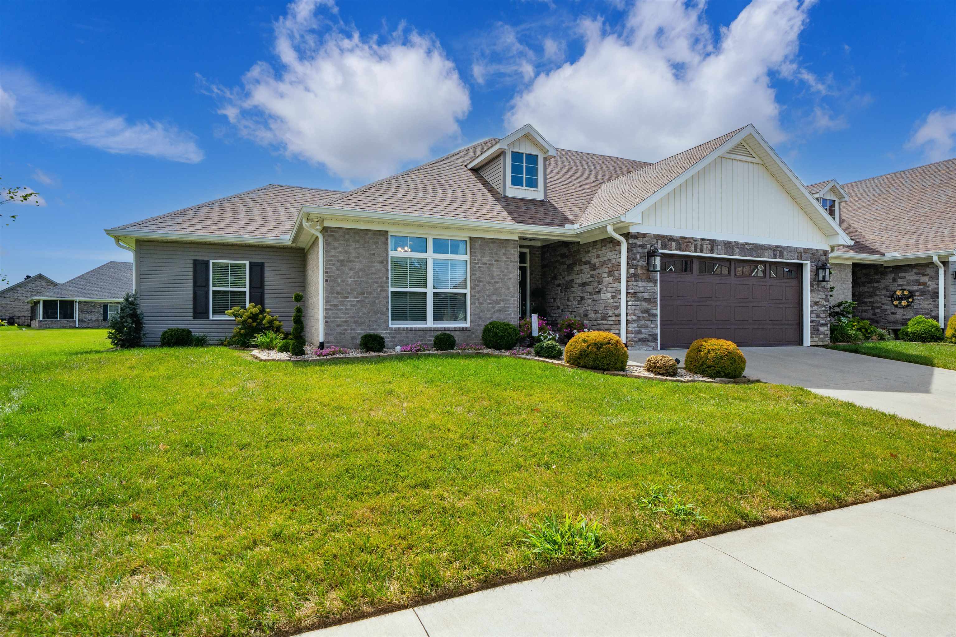 660 Pin High Dr, Owensboro, Kentucky 42303-7764, 3 Bedrooms Bedrooms, ,2 BathroomsBathrooms,Townhouse,For Sale,Pin High Dr,95722