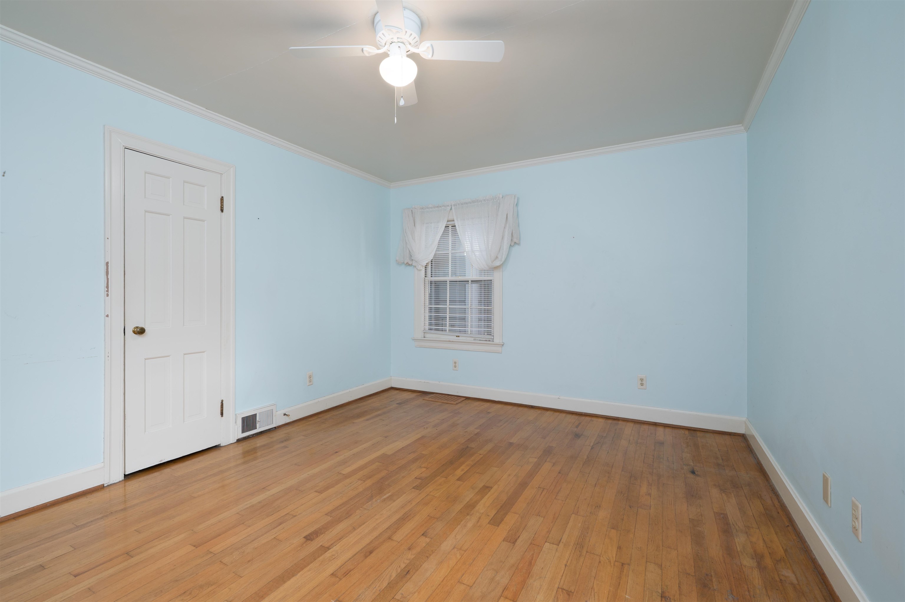2103 Mayfair Ave, Owensboro, Kentucky 42301, 4 Bedrooms Bedrooms, ,3 BathroomsBathrooms,Single Family Residence,For Sale,Mayfair Ave,95730