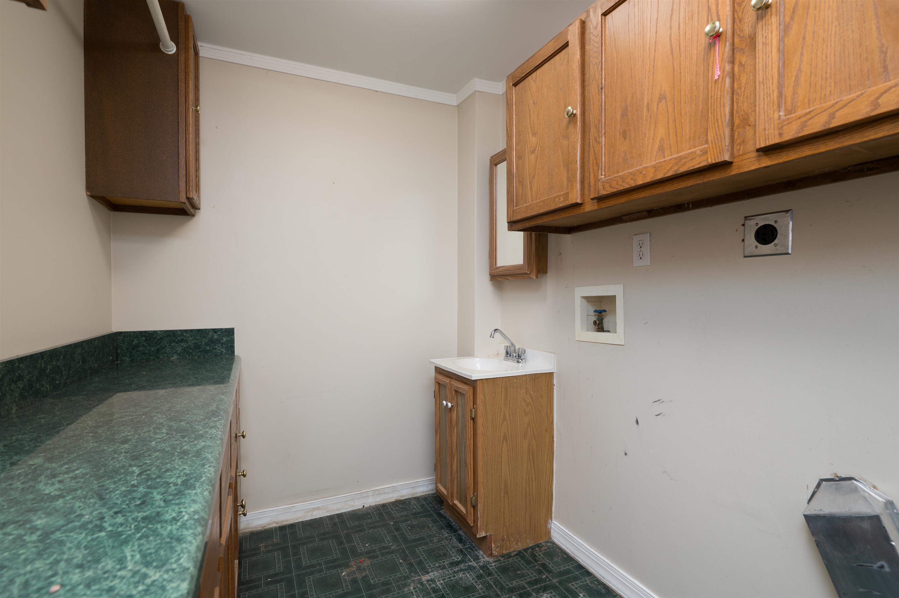 2103 Mayfair Ave, Owensboro, Kentucky 42301, 4 Bedrooms Bedrooms, ,3 BathroomsBathrooms,Single Family Residence,For Sale,Mayfair Ave,95730