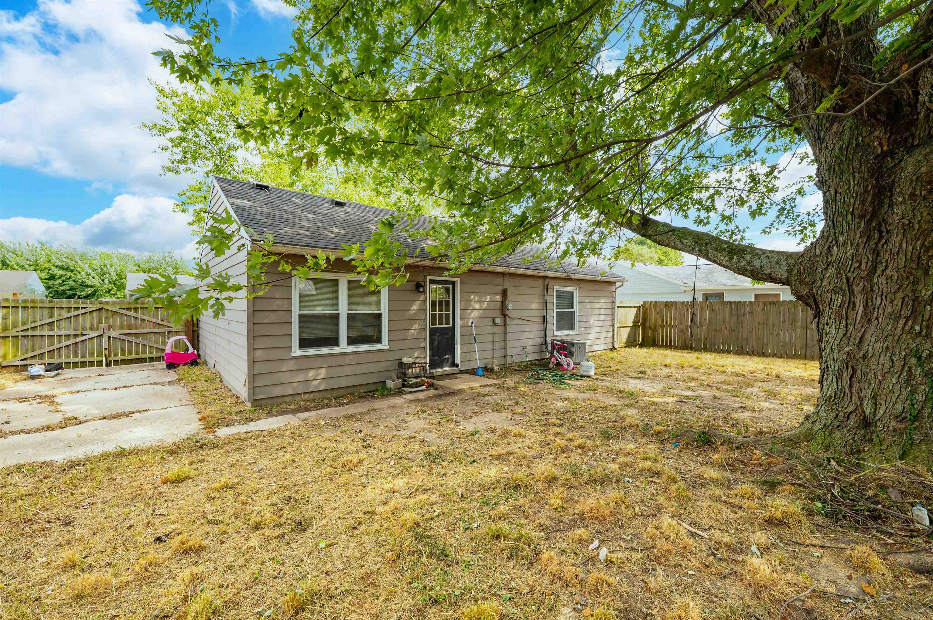 4008 Carpenter Dr., Owensboro, Kentucky 42301, 3 Bedrooms Bedrooms, ,1 BathroomBathrooms,Single Family Residence,For Sale,Carpenter Dr.,95733
