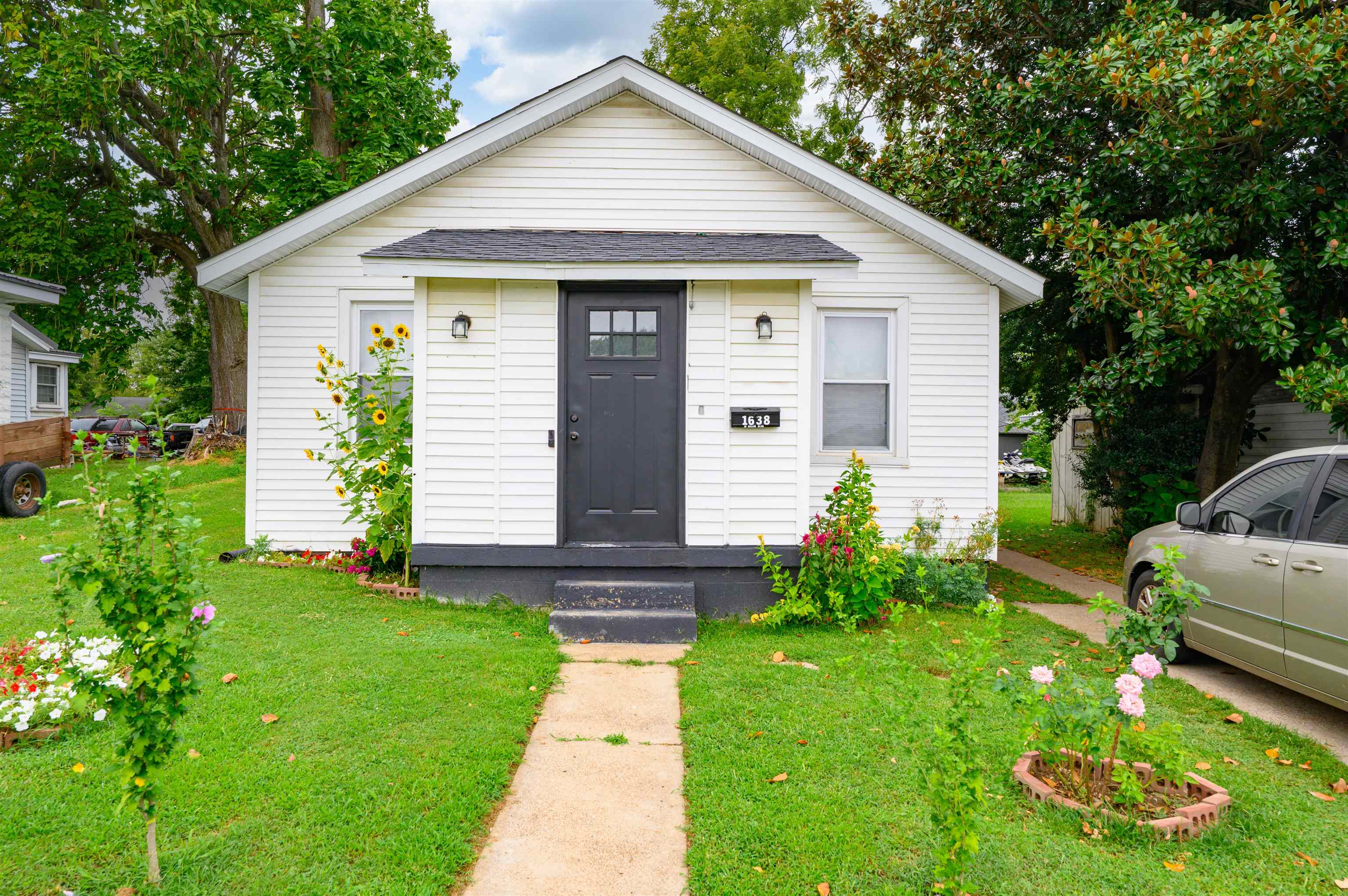 1811 Westview Drive, Owensboro, Kentucky 42301, ,Multifamily,For Sale,Westview Drive,95757