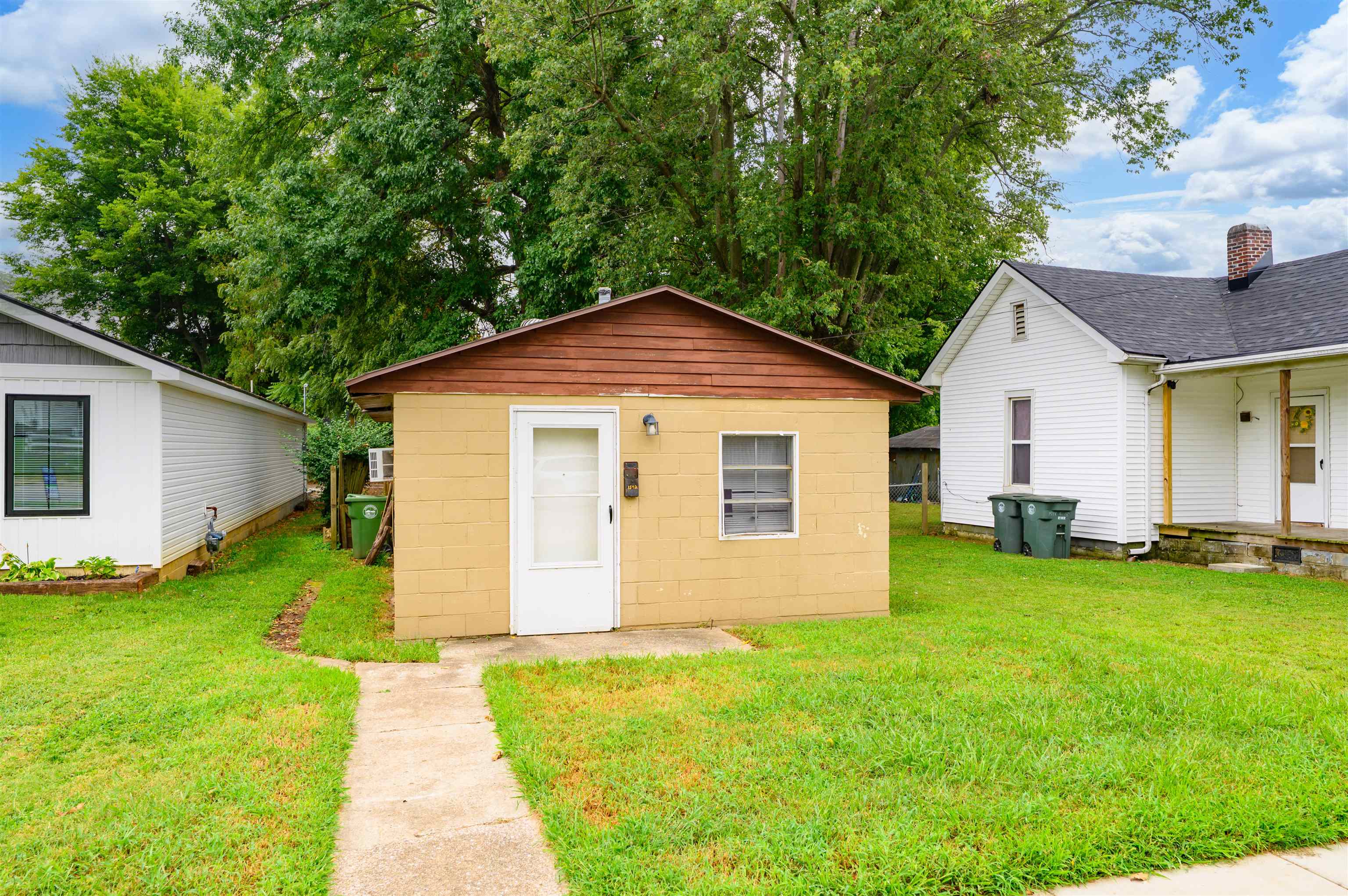 1811 Westview Drive, Owensboro, Kentucky 42301, ,Multifamily,For Sale,Westview Drive,95757