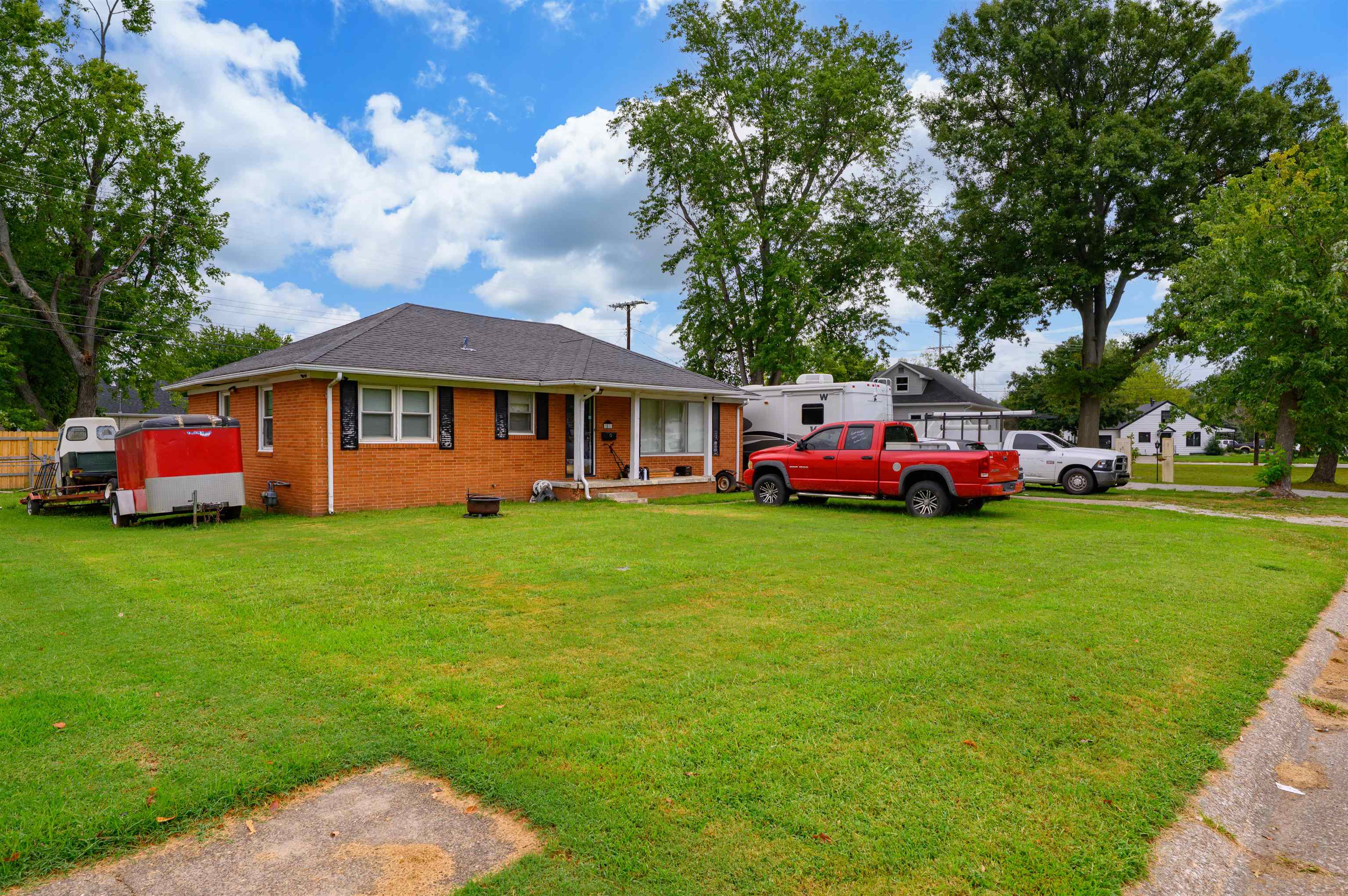1811 Westview Drive, Owensboro, Kentucky 42301, ,Multifamily,For Sale,Westview Drive,95757