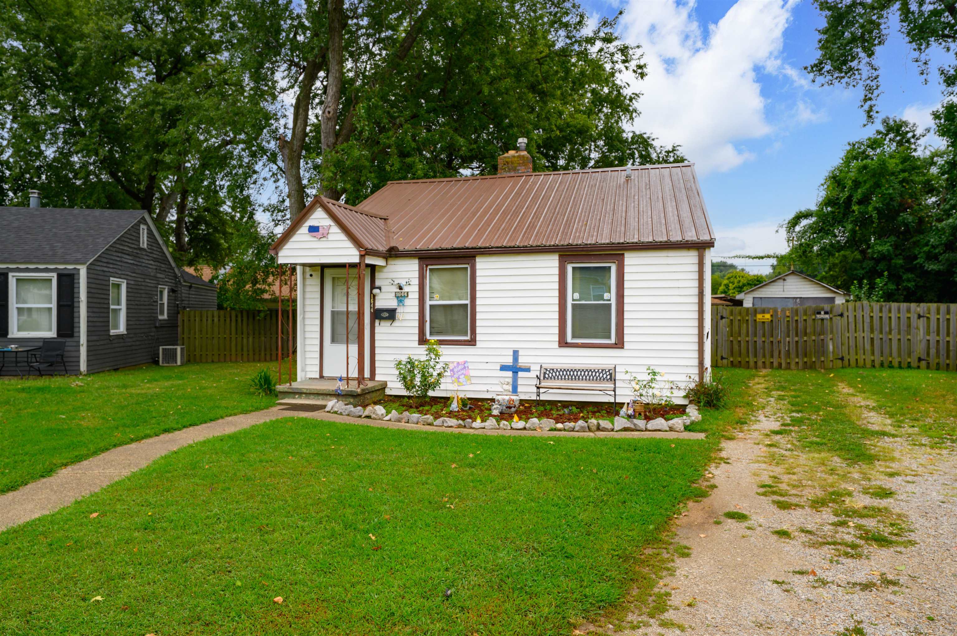 1811 Westview Drive, Owensboro, Kentucky 42301, ,Multifamily,For Sale,Westview Drive,95757