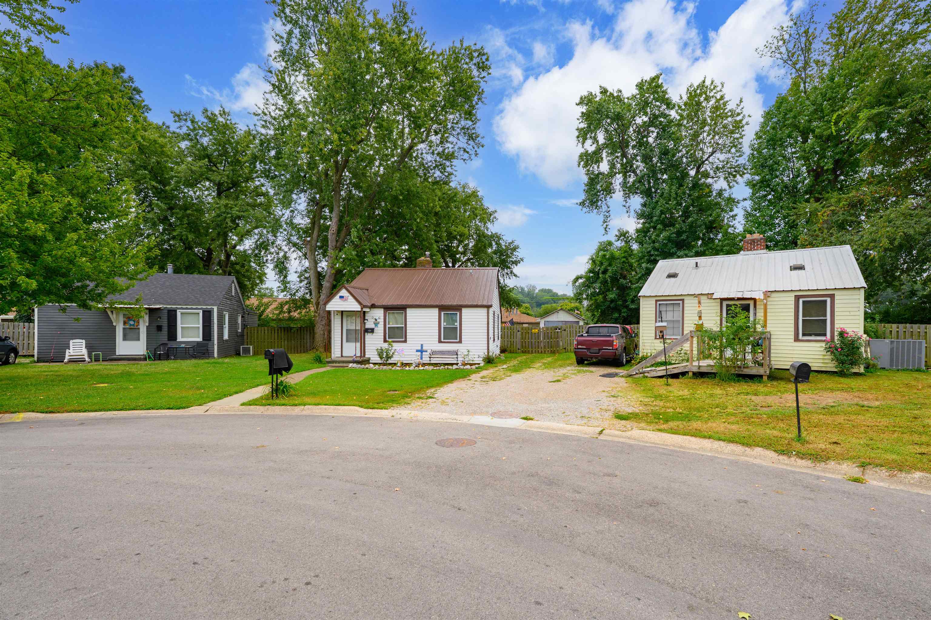1811 Westview Drive, Owensboro, Kentucky 42301, ,Multifamily,For Sale,Westview Drive,95757