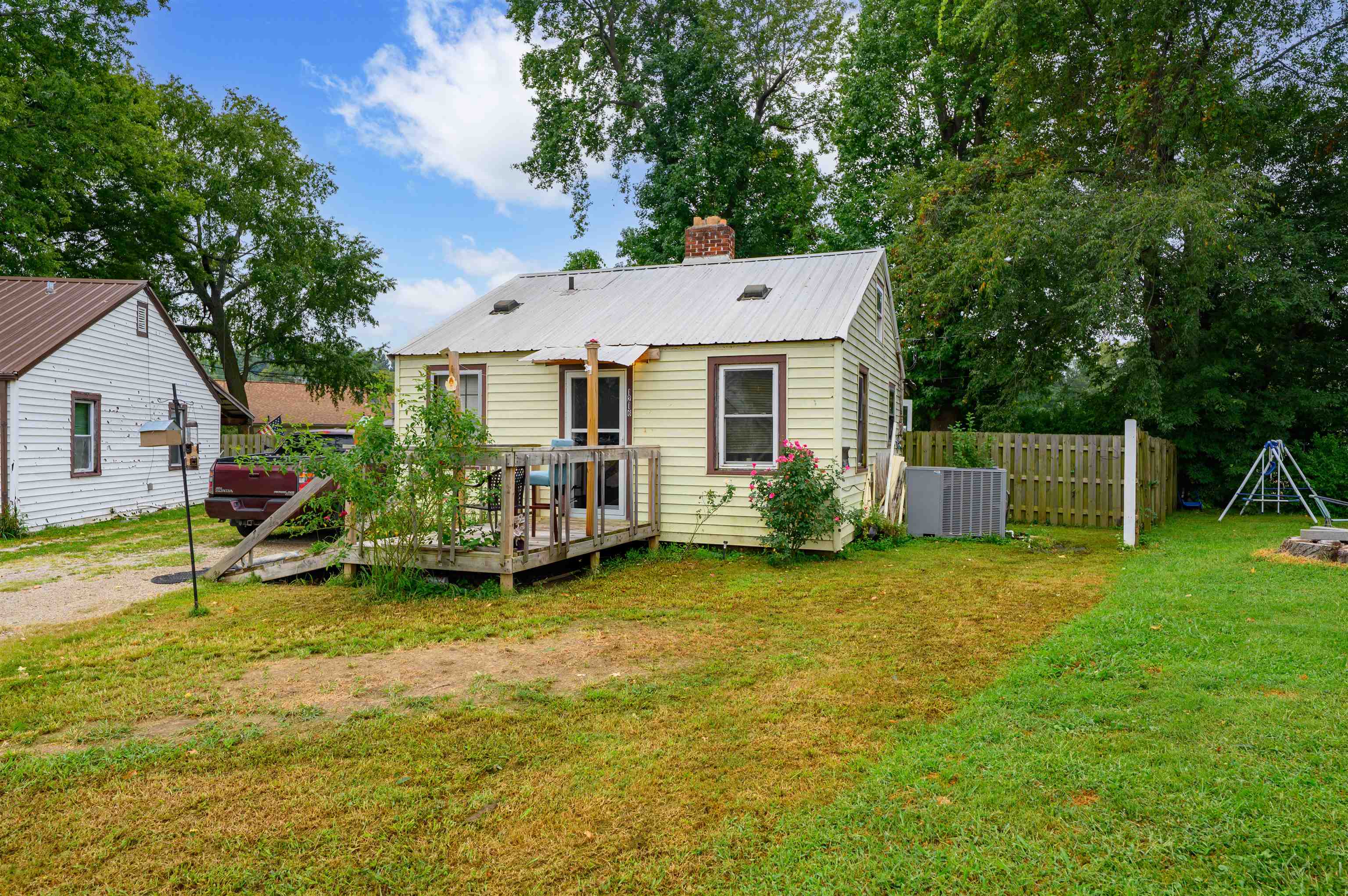 1811 Westview Drive, Owensboro, Kentucky 42301, ,Multifamily,For Sale,Westview Drive,95757