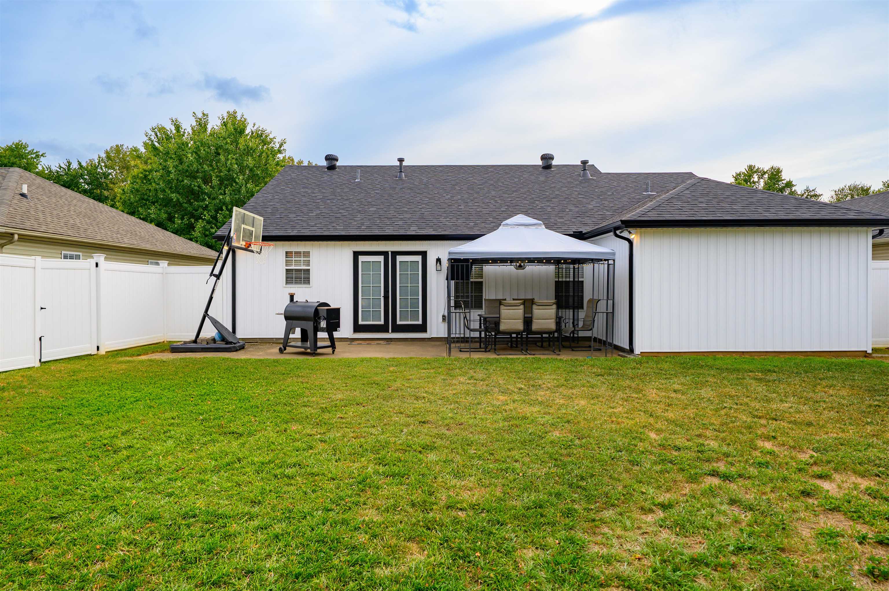 2657 Landing Terrace, Owensboro, Kentucky 42303, 3 Bedrooms Bedrooms, ,2 BathroomsBathrooms,Single Family Residence,For Sale,Landing Terrace,95776