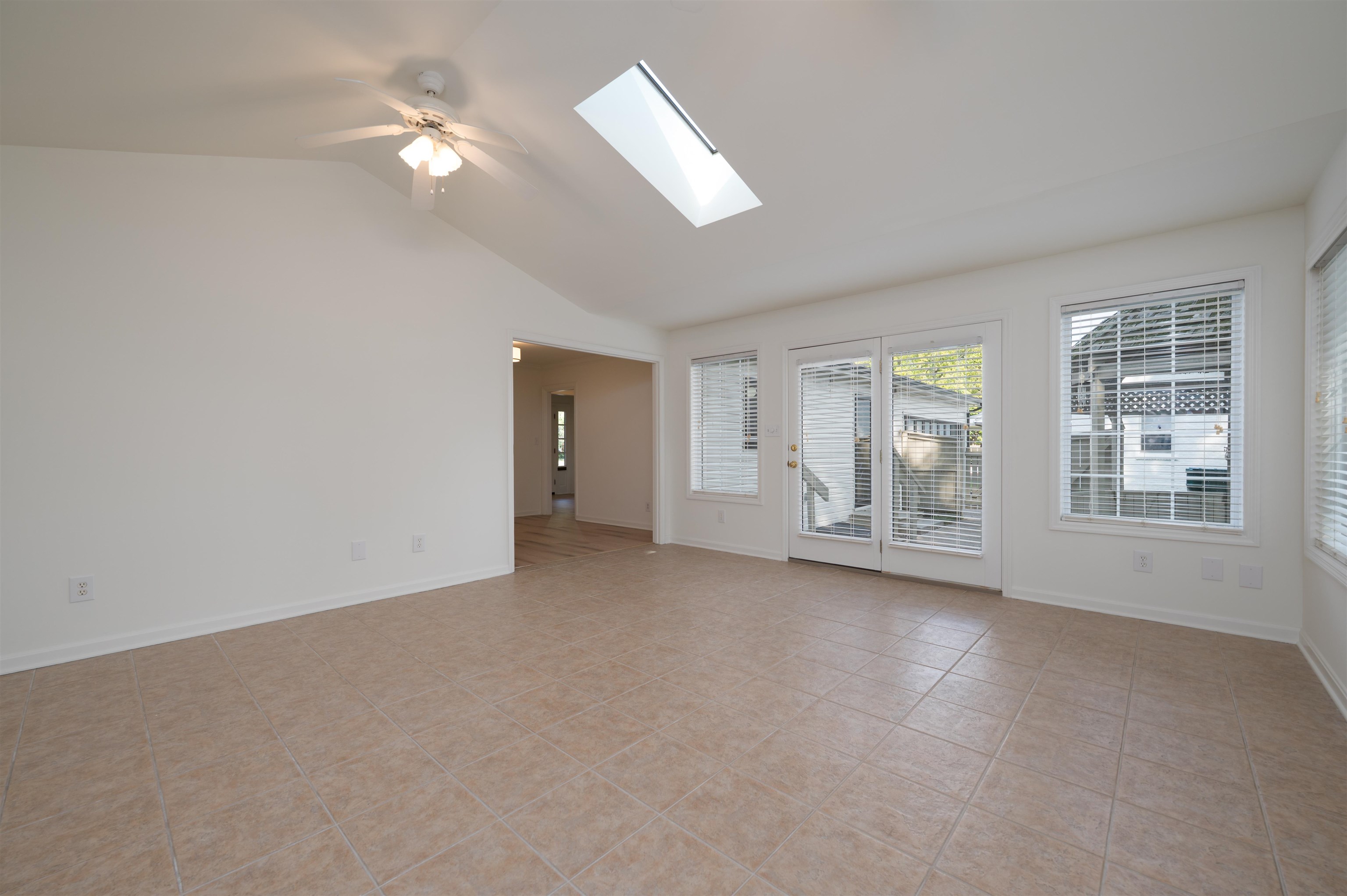 210 Wesleyan Place, Owensboro, Kentucky 42303, 4 Bedrooms Bedrooms, ,2 BathroomsBathrooms,Single Family Residence,For Sale,Wesleyan Place,95784