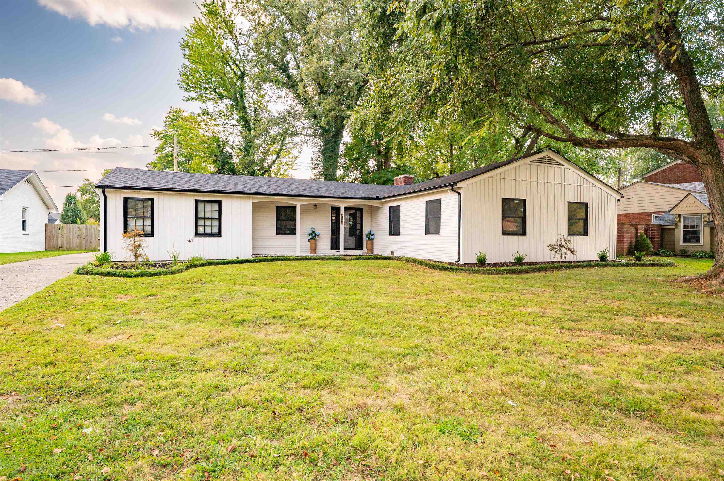 210 Wesleyan Place, Owensboro, Kentucky 42303, 4 Bedrooms Bedrooms, ,2 BathroomsBathrooms,Single Family Residence,For Sale,Wesleyan Place,95784