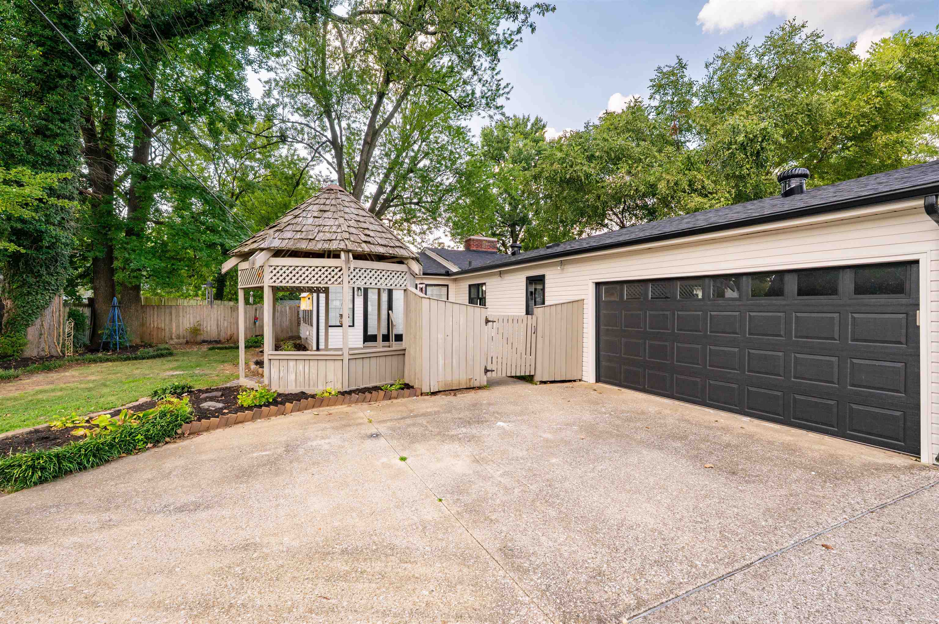 210 Wesleyan Place, Owensboro, Kentucky 42303, 4 Bedrooms Bedrooms, ,2 BathroomsBathrooms,Single Family Residence,For Sale,Wesleyan Place,95784